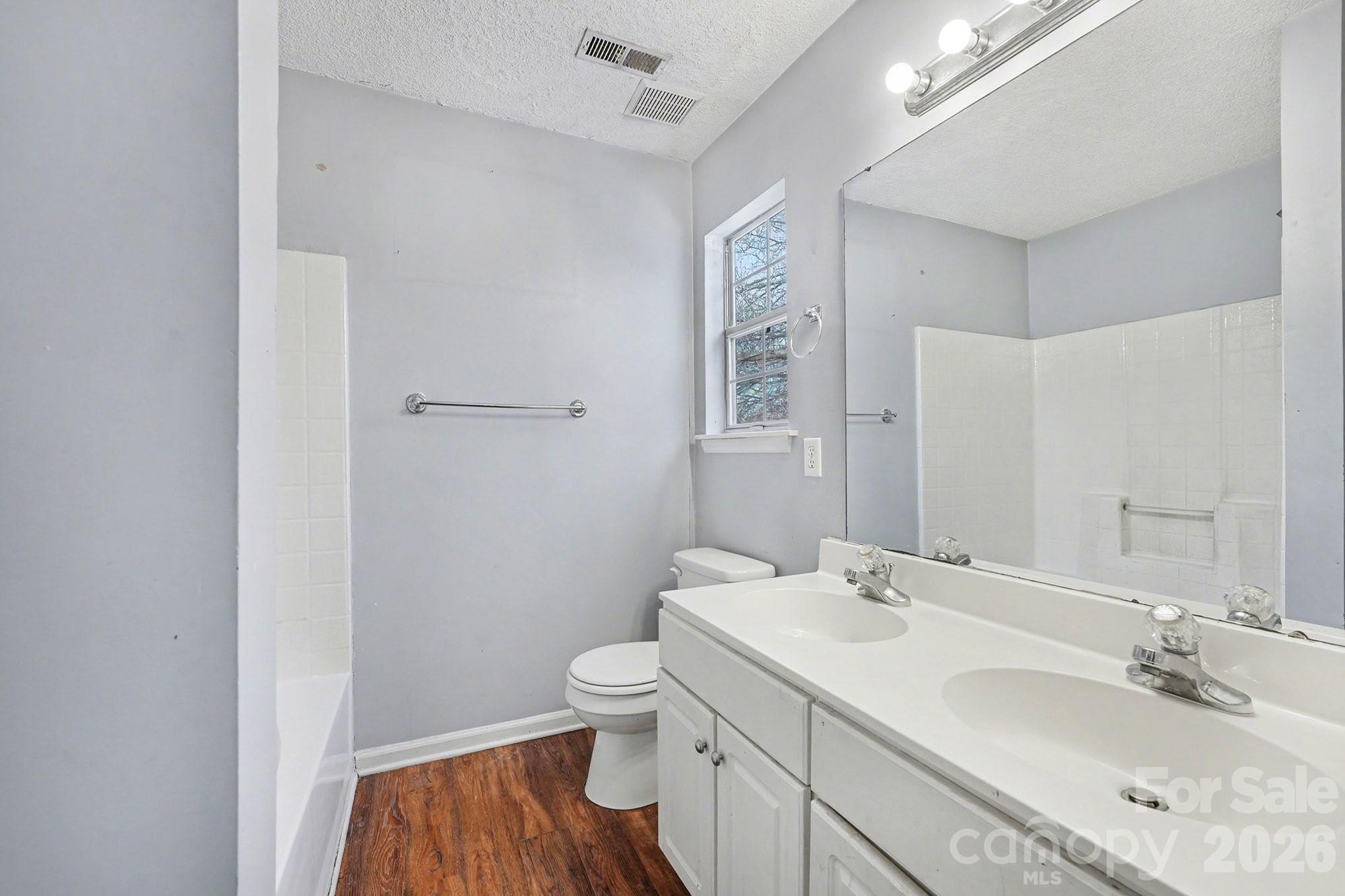 1709 Jeffrey Bryan Drive Property Photo 8