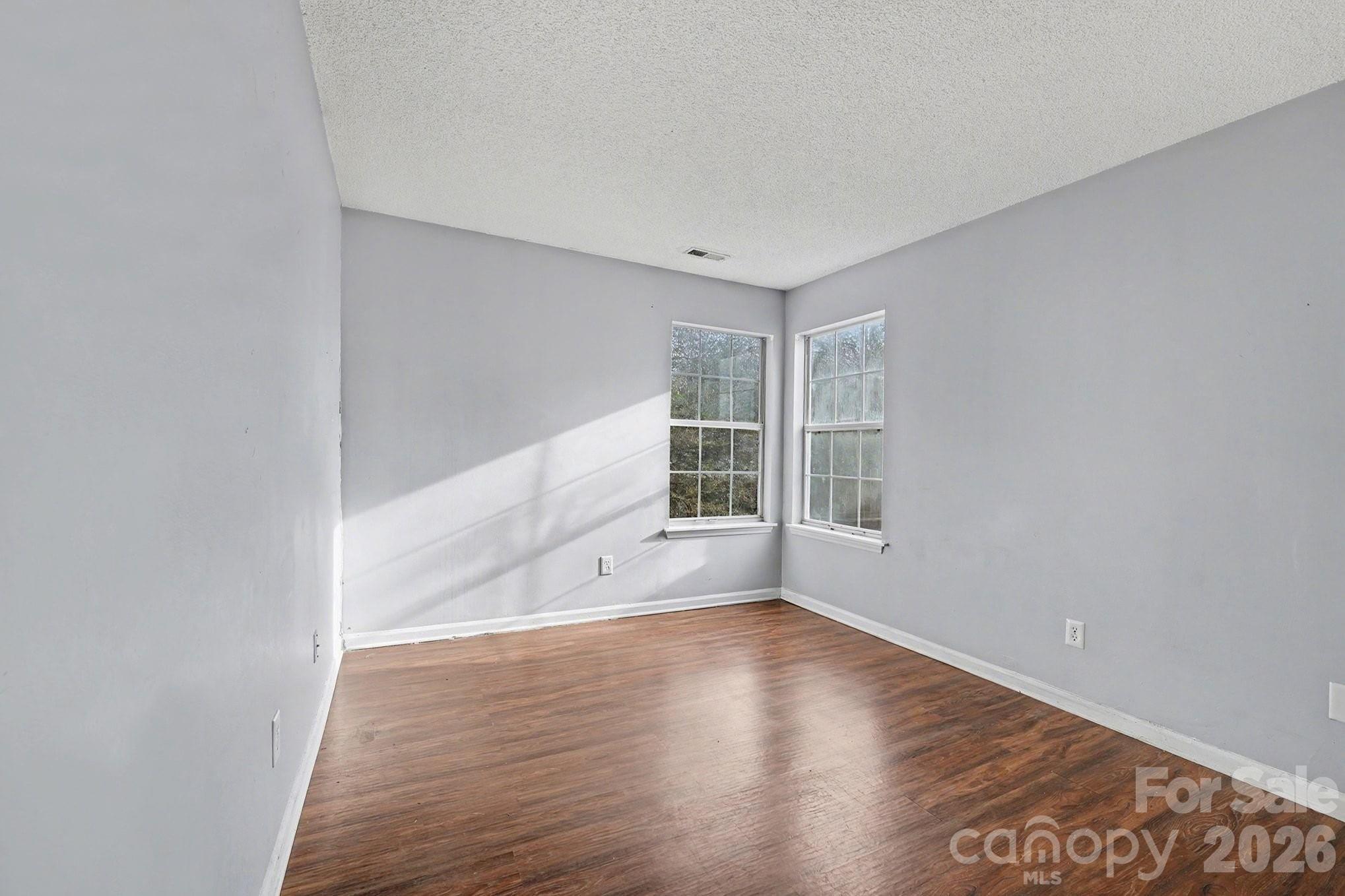 1709 Jeffrey Bryan Drive Property Photo 13