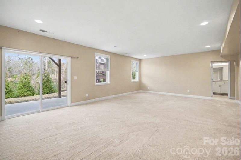 7200 Irongate Drive Property Photo 25