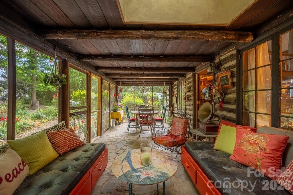 2107 Mandarin Boulevard Property Photo 4