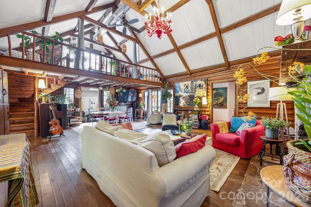 2107 Mandarin Boulevard Property Photo 6