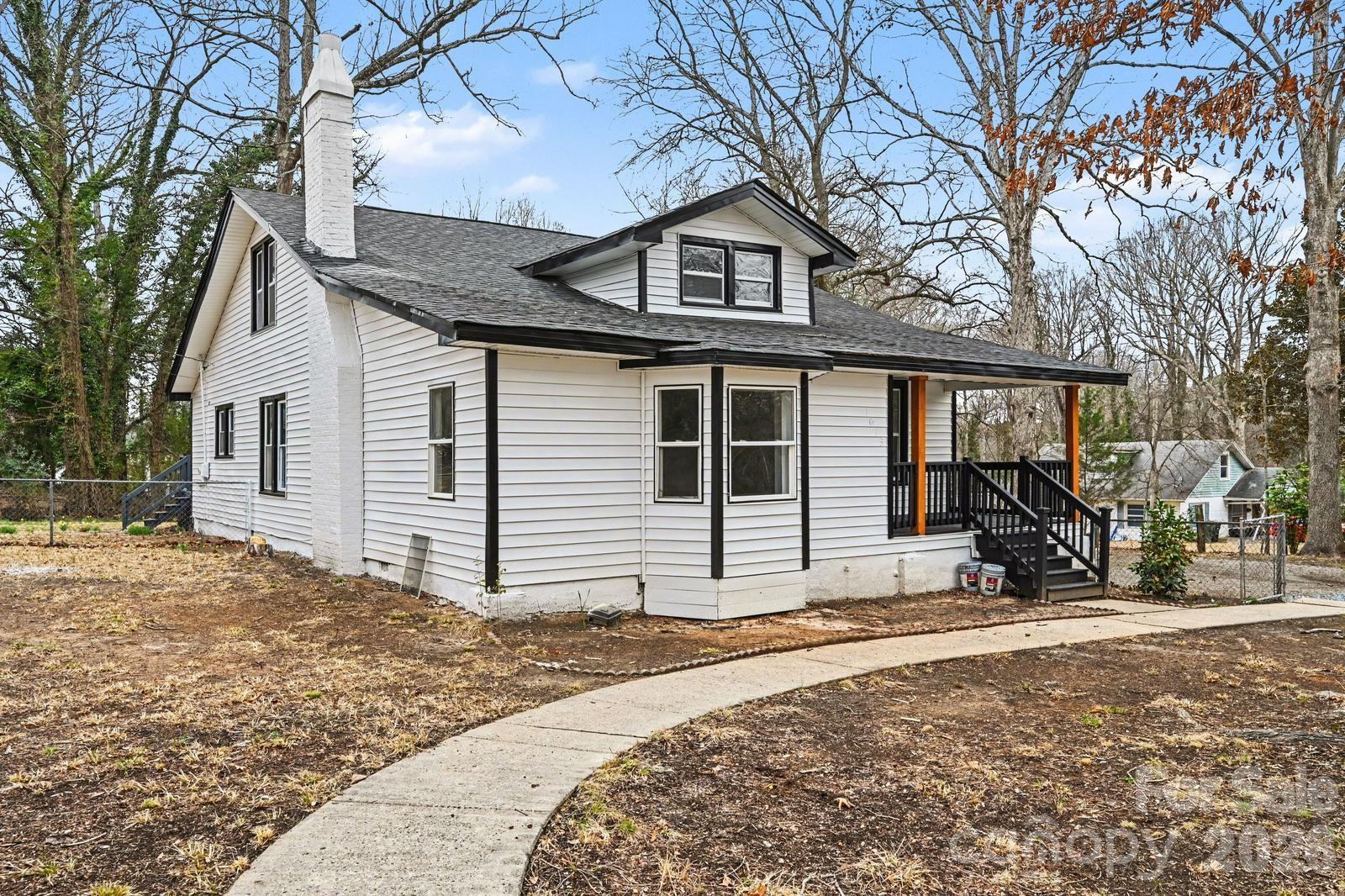 1013 Ridge Avenue Property Photo 1