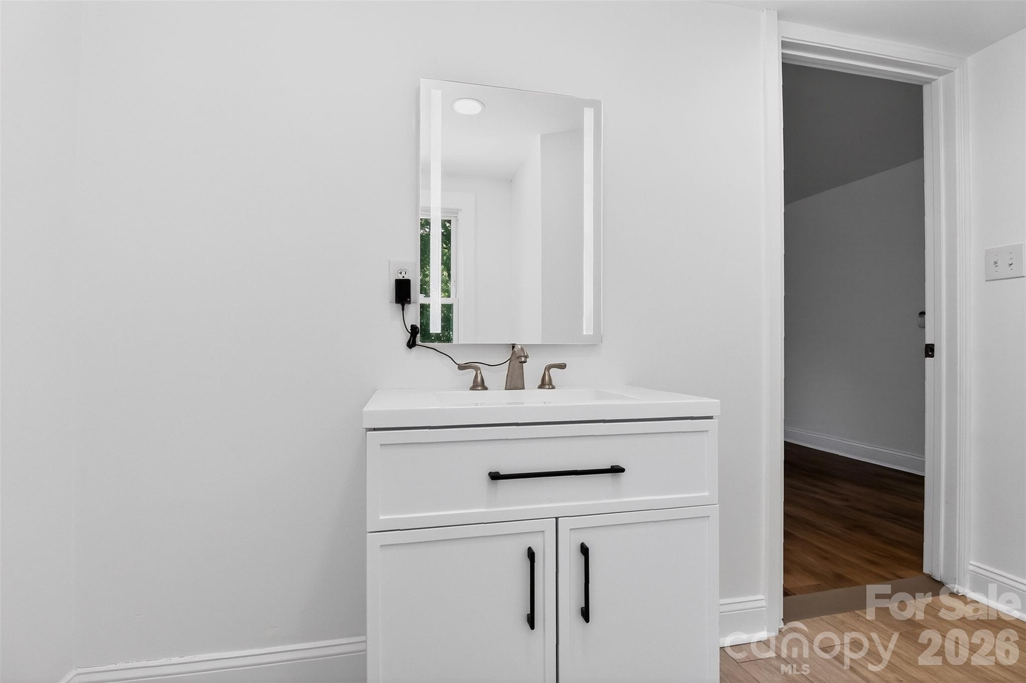110 Wells Street Property Photo 12