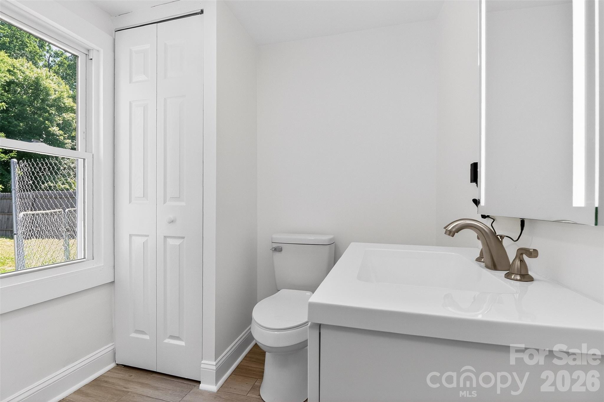 110 Wells Street Property Photo 13