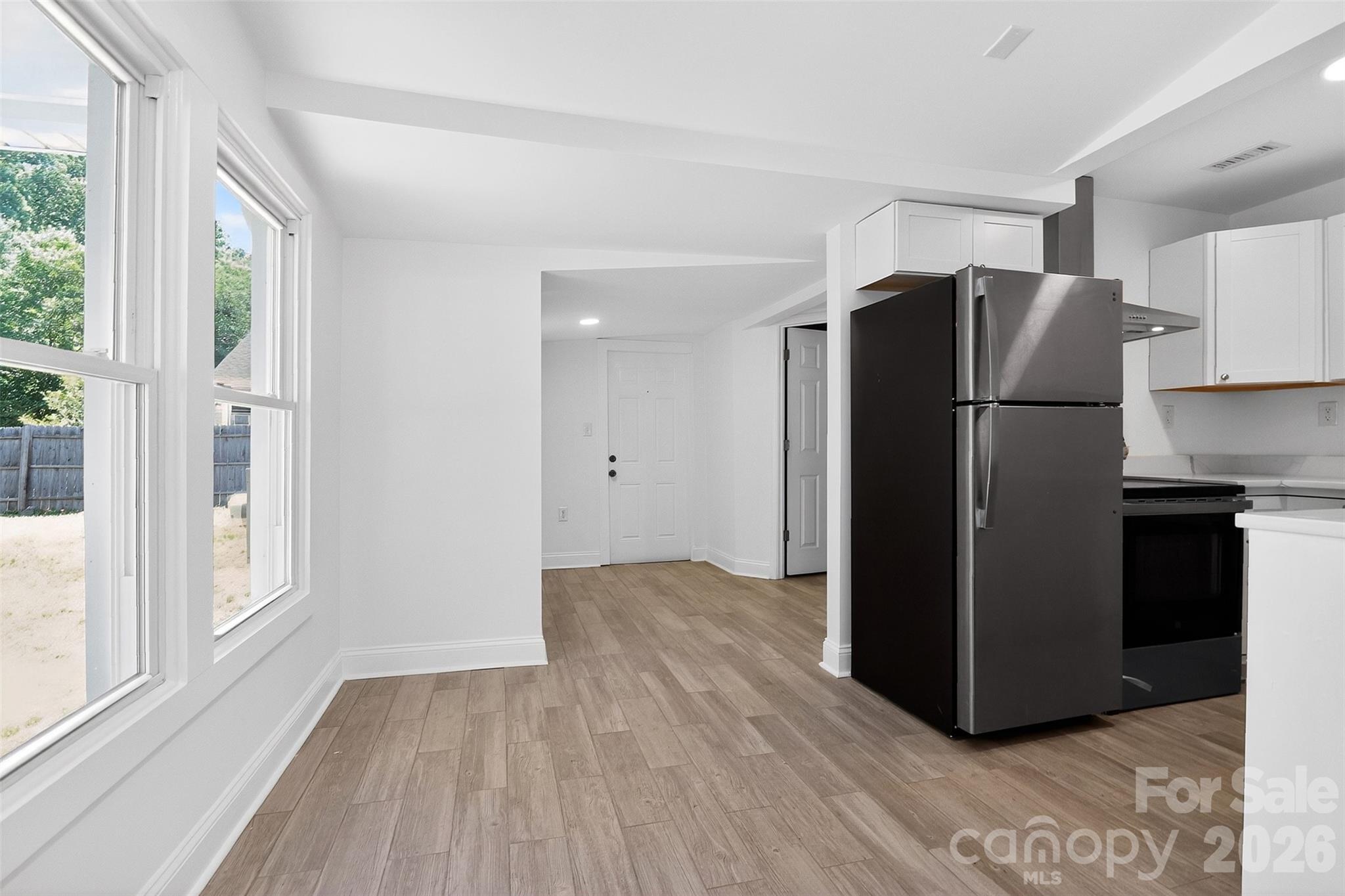 110 Wells Street Property Photo 17