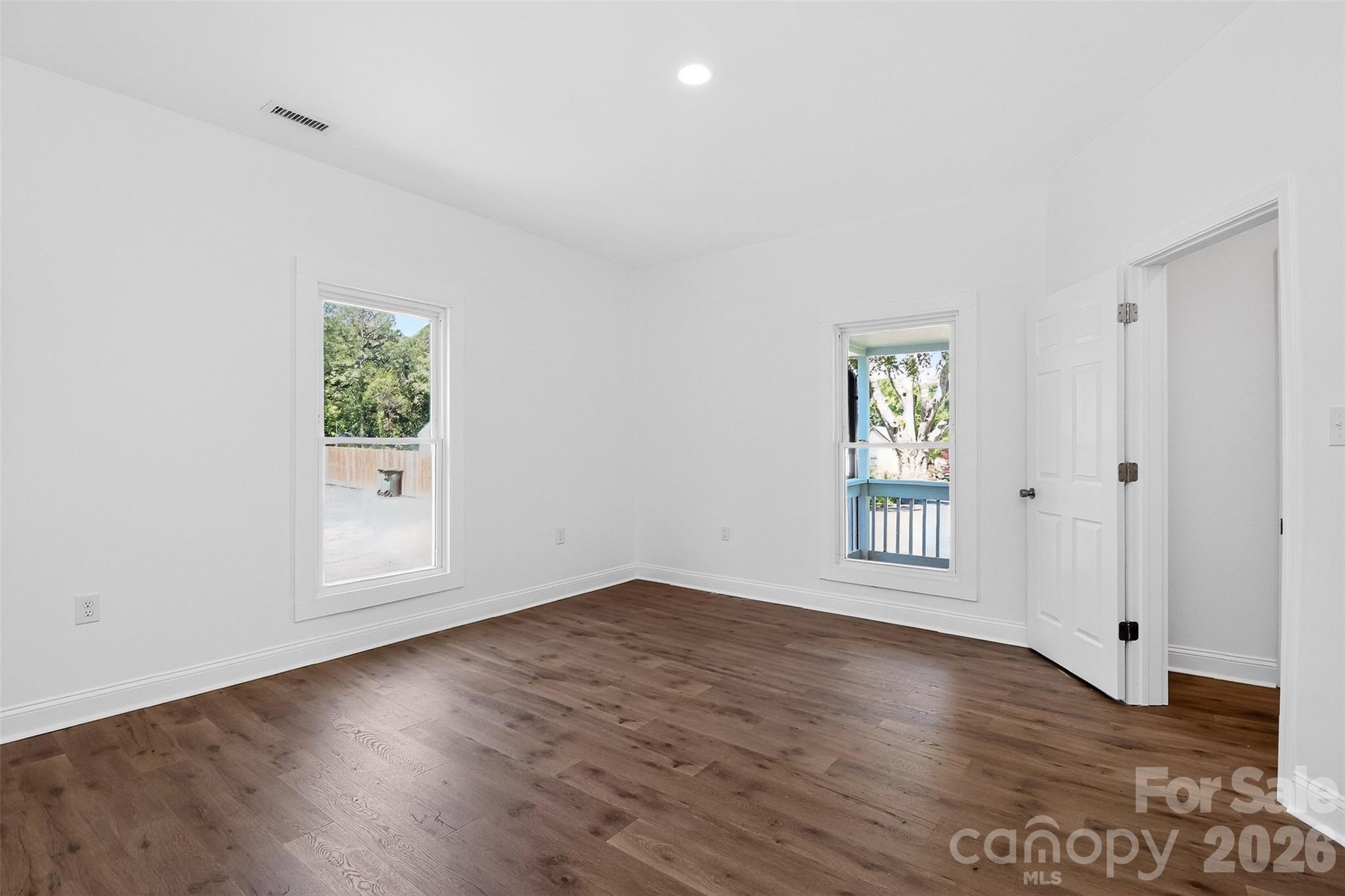 110 Wells Street Property Photo 21