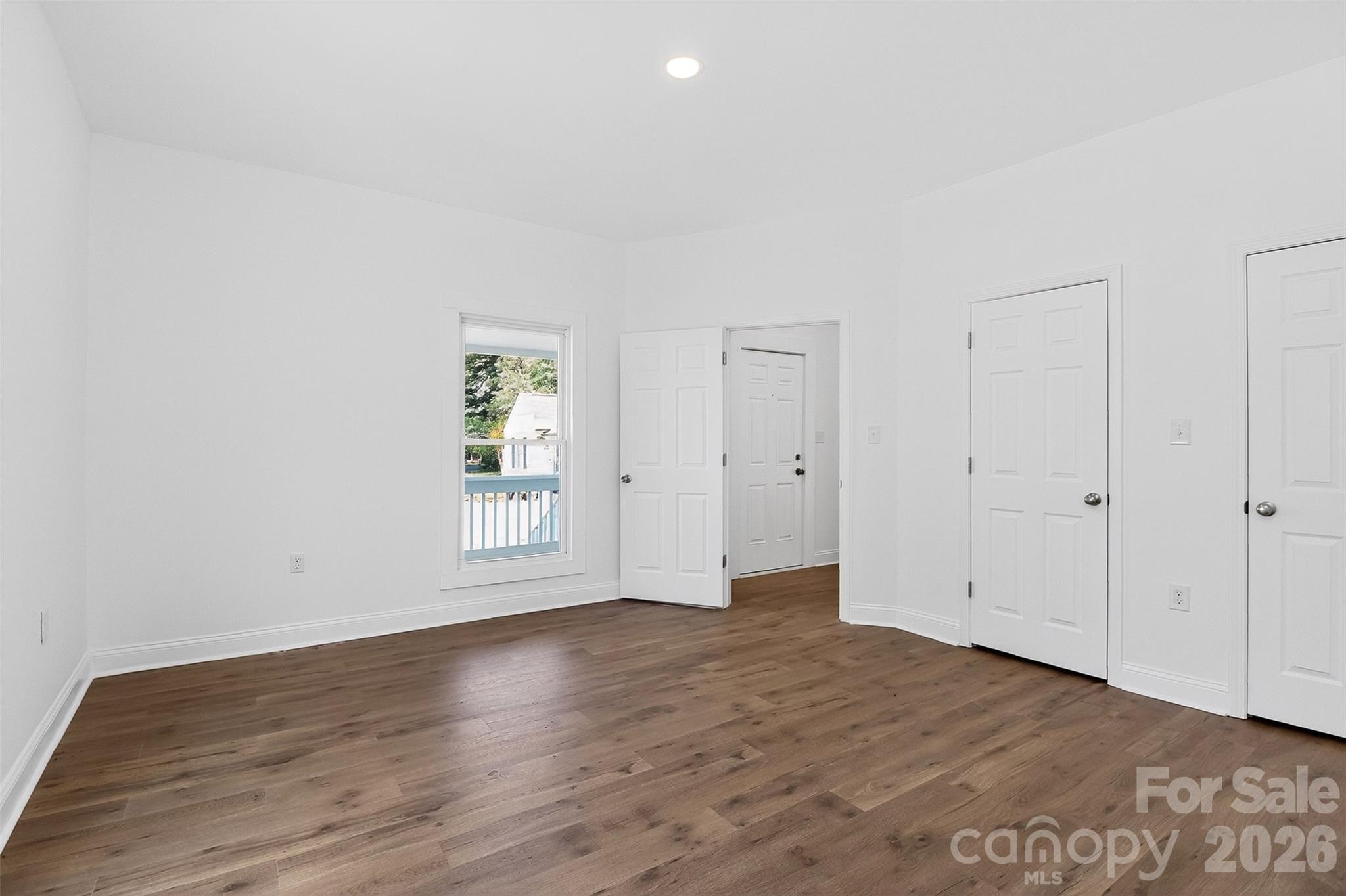 110 Wells Street Property Photo 22
