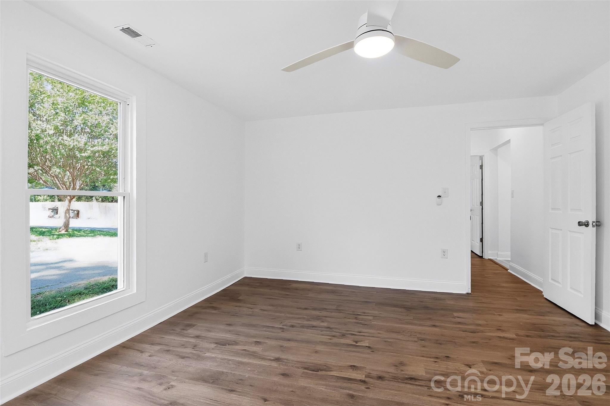 110 Wells Street Property Photo 25