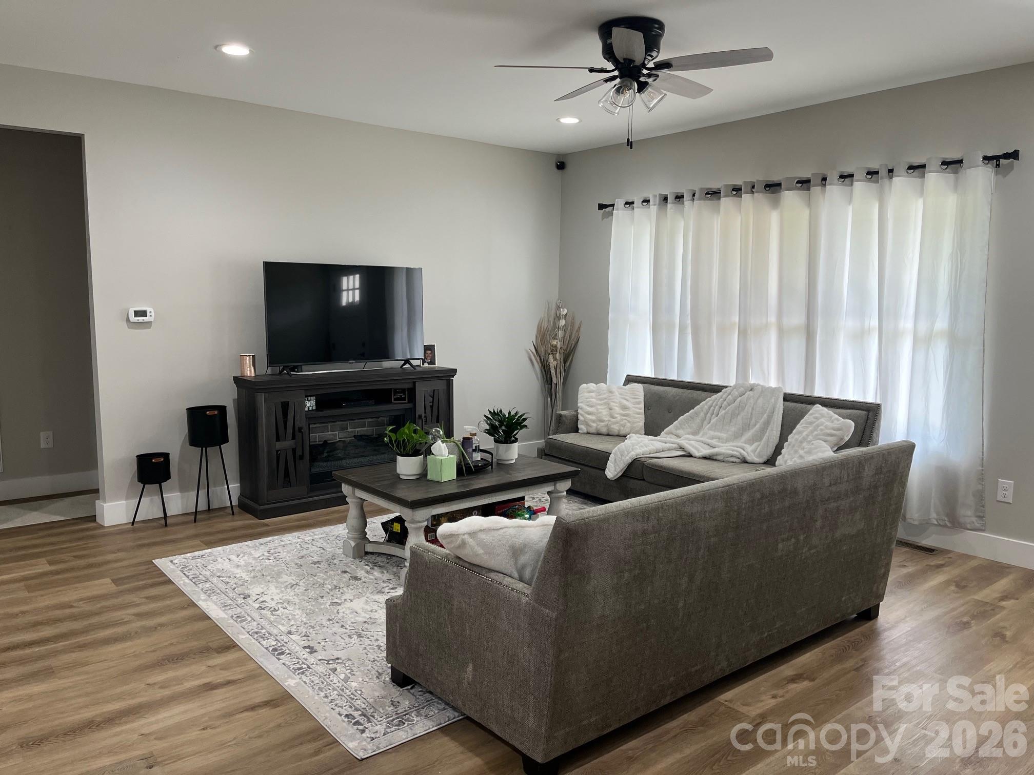 4050 Fairview Drive 9 Property Photo 3