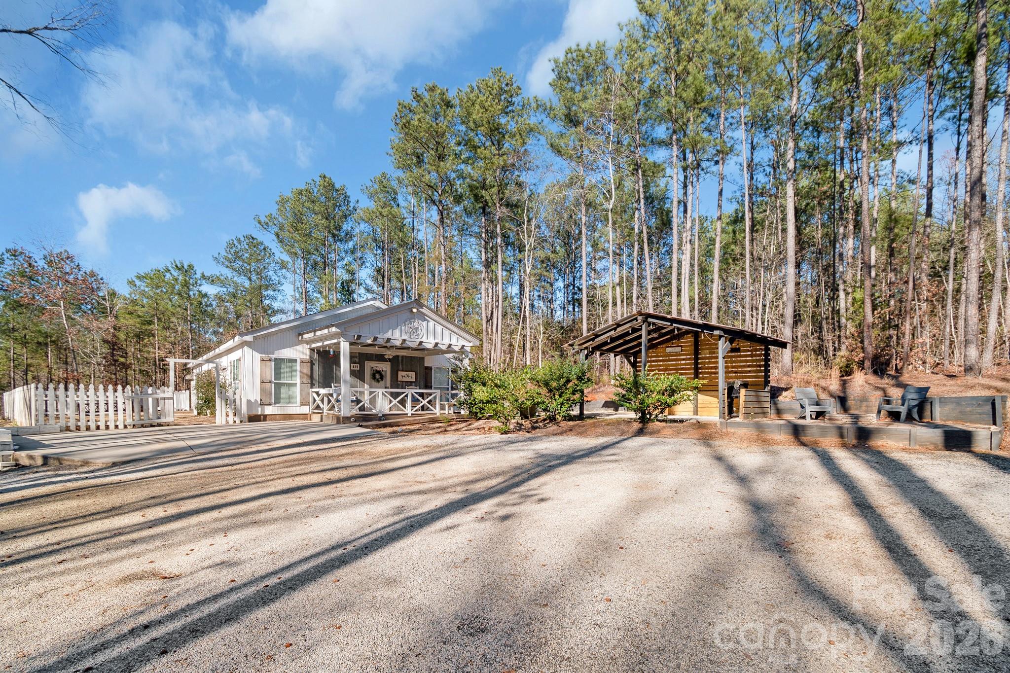 619 Hubbard Drive Property Photo 1