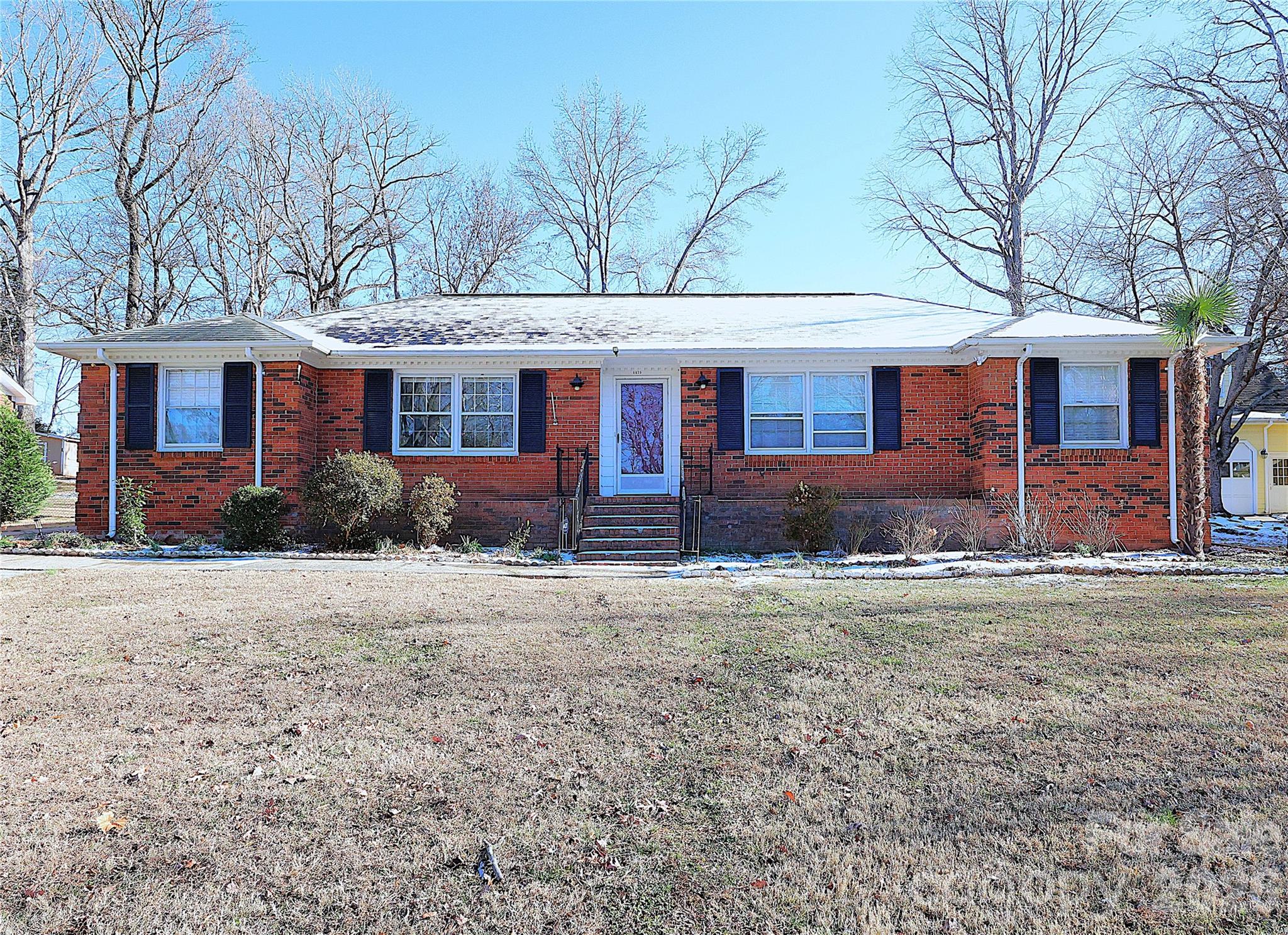 6625 Old Post Road Property Photo 1