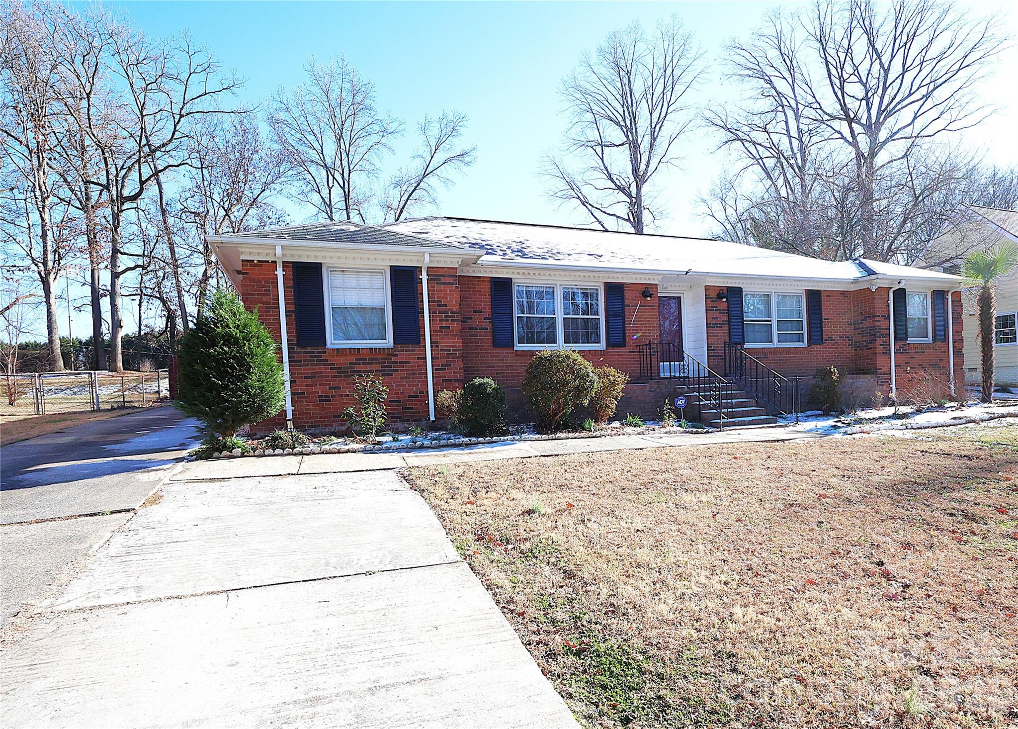 6625 Old Post Road Property Photo 2