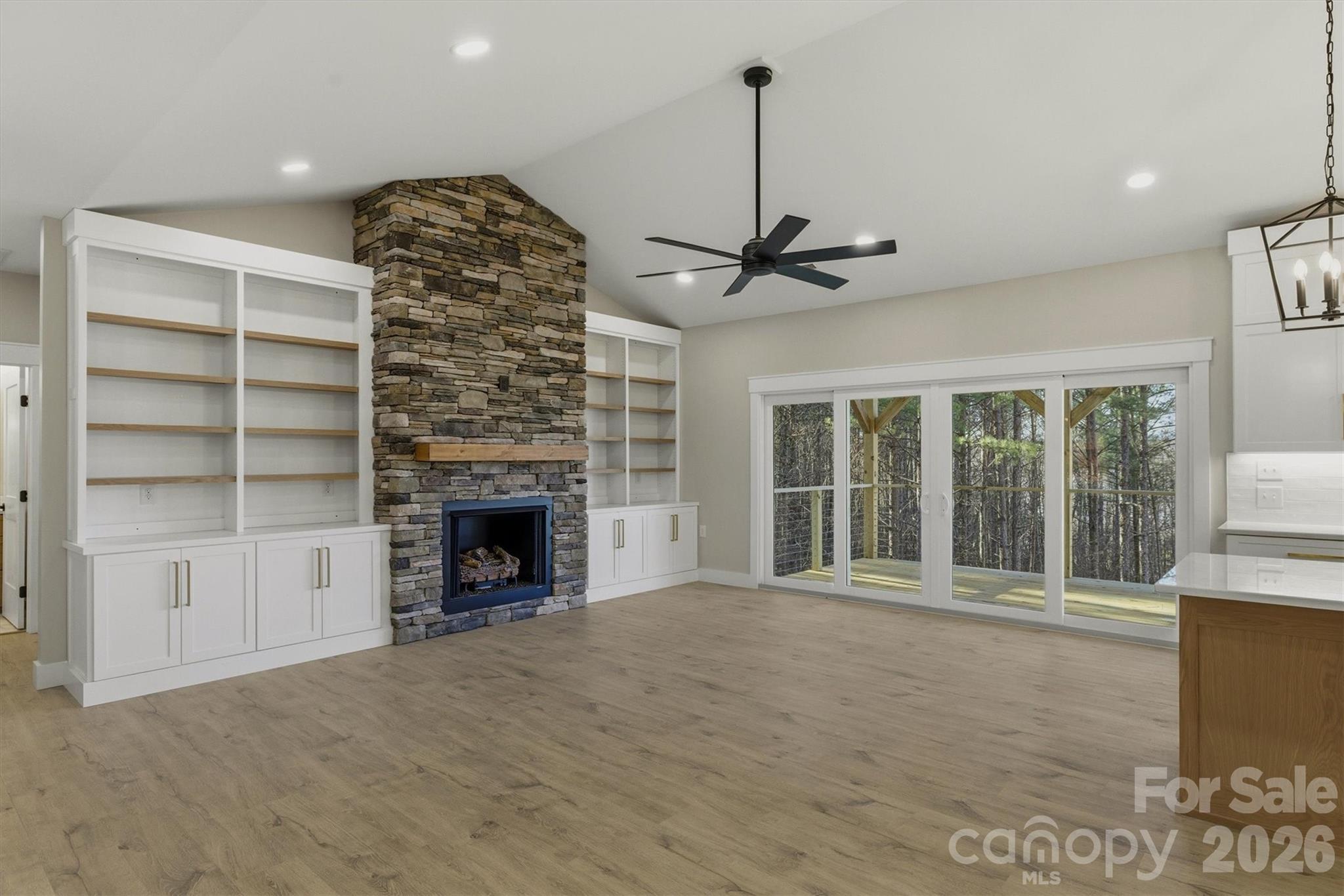 291 Table Rock Trace Property Photo 4
