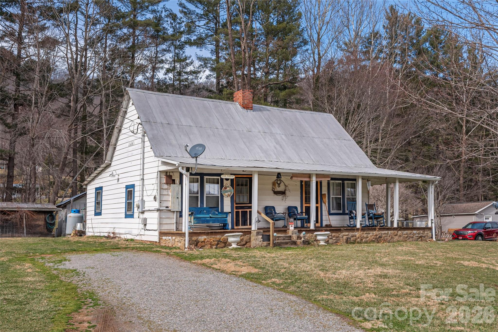 1496 Allens Creek Road Property Photo 3