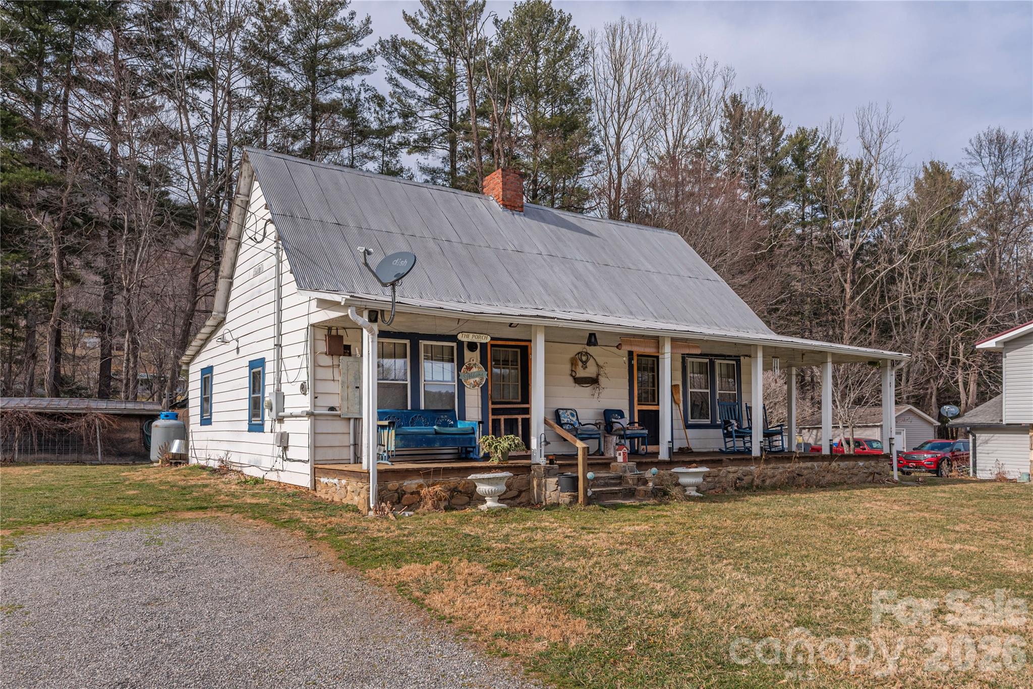 1496 Allens Creek Road Property Photo 4