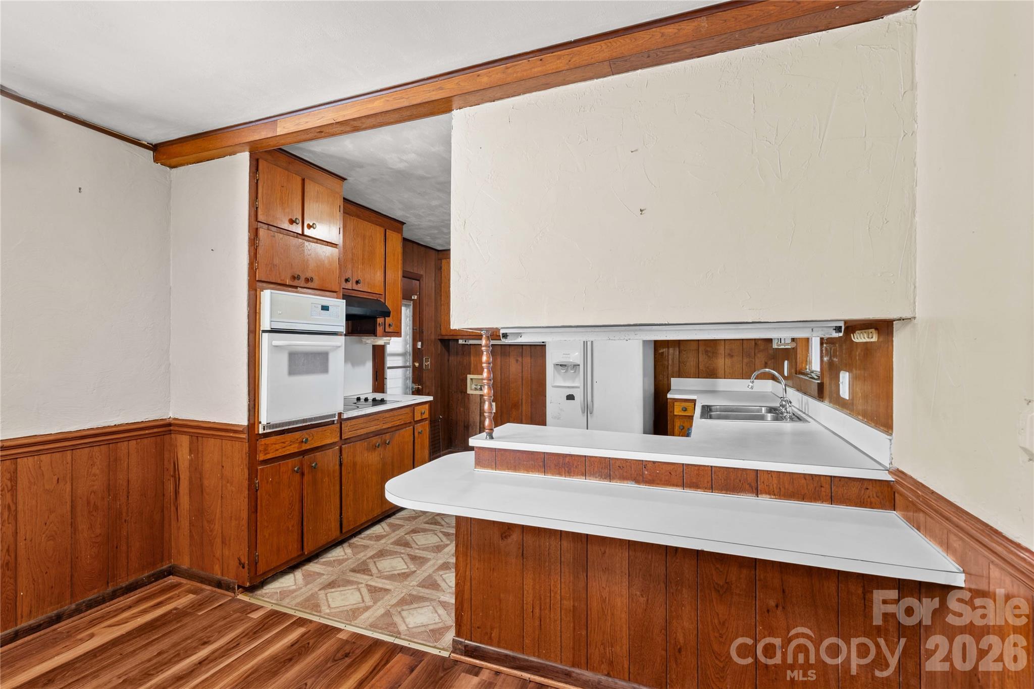 305 Sills Drive Property Photo 7