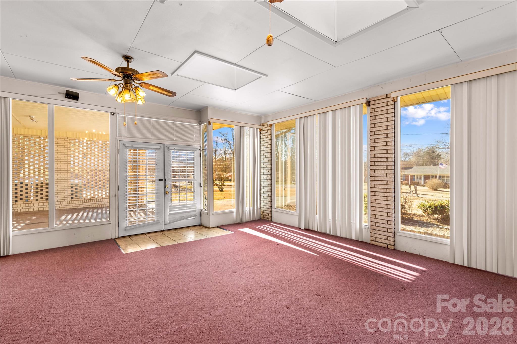 305 Sills Drive Property Photo 17