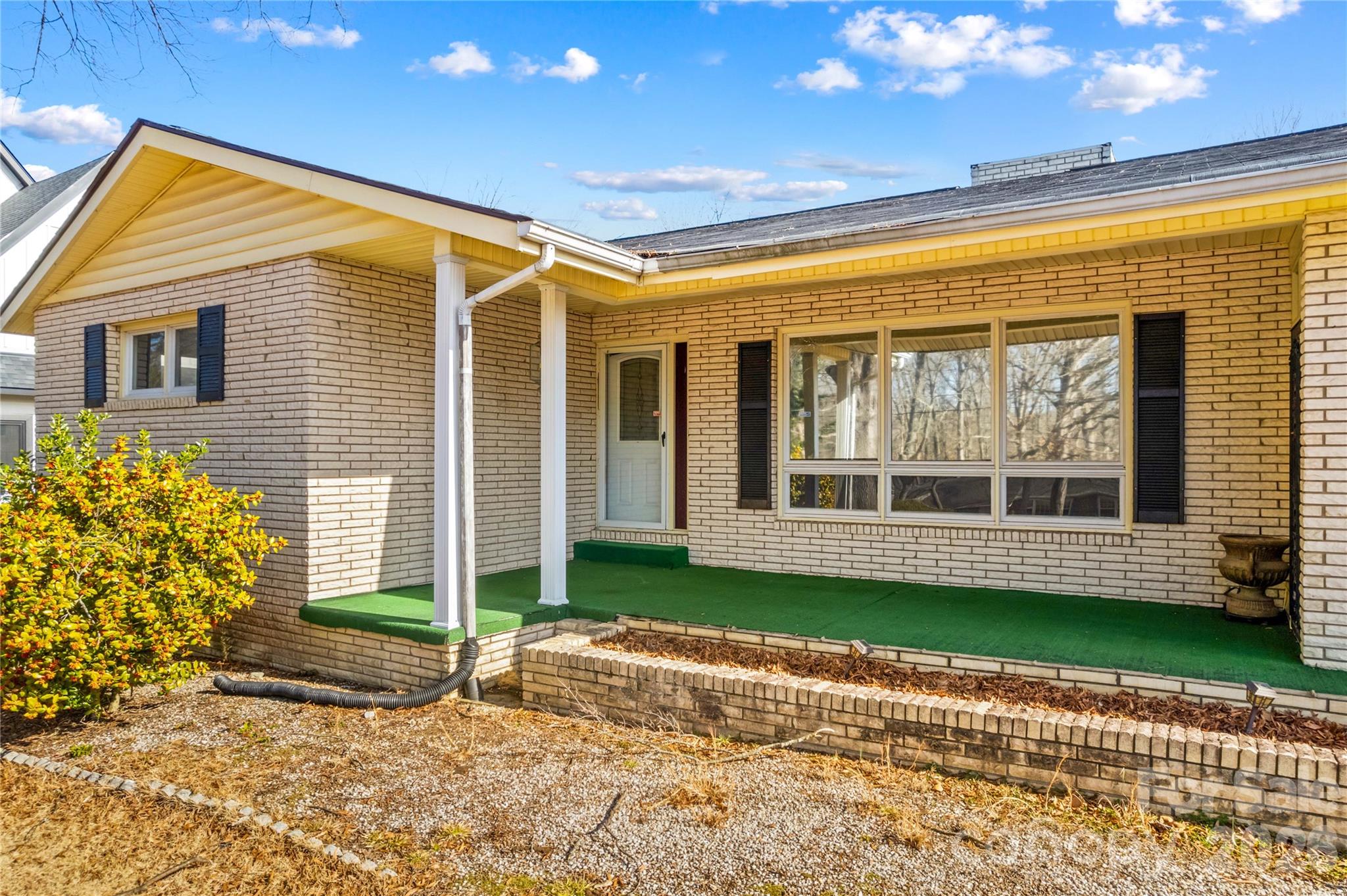 305 Sills Drive Property Photo 39