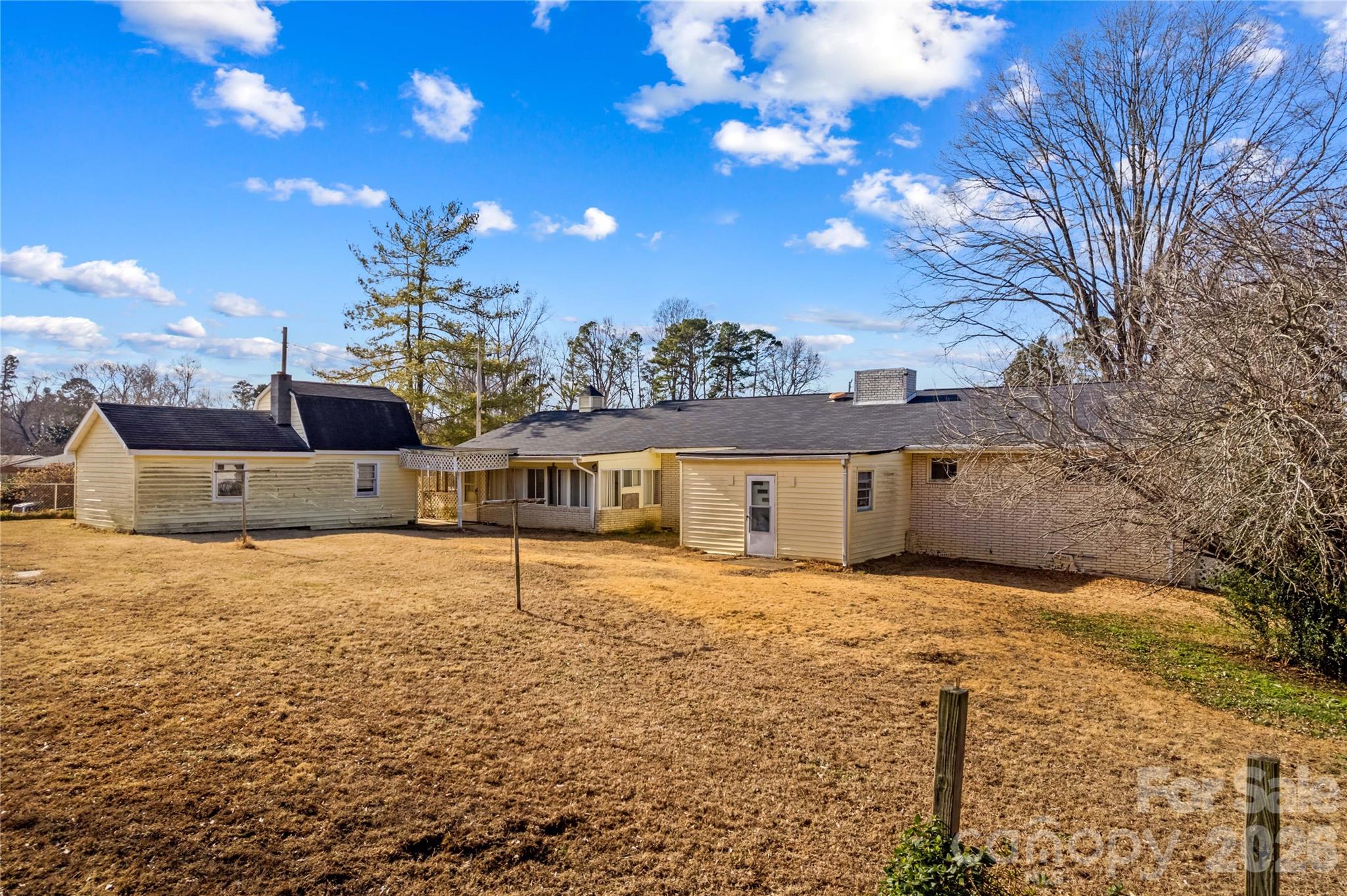 305 Sills Drive Property Photo 45