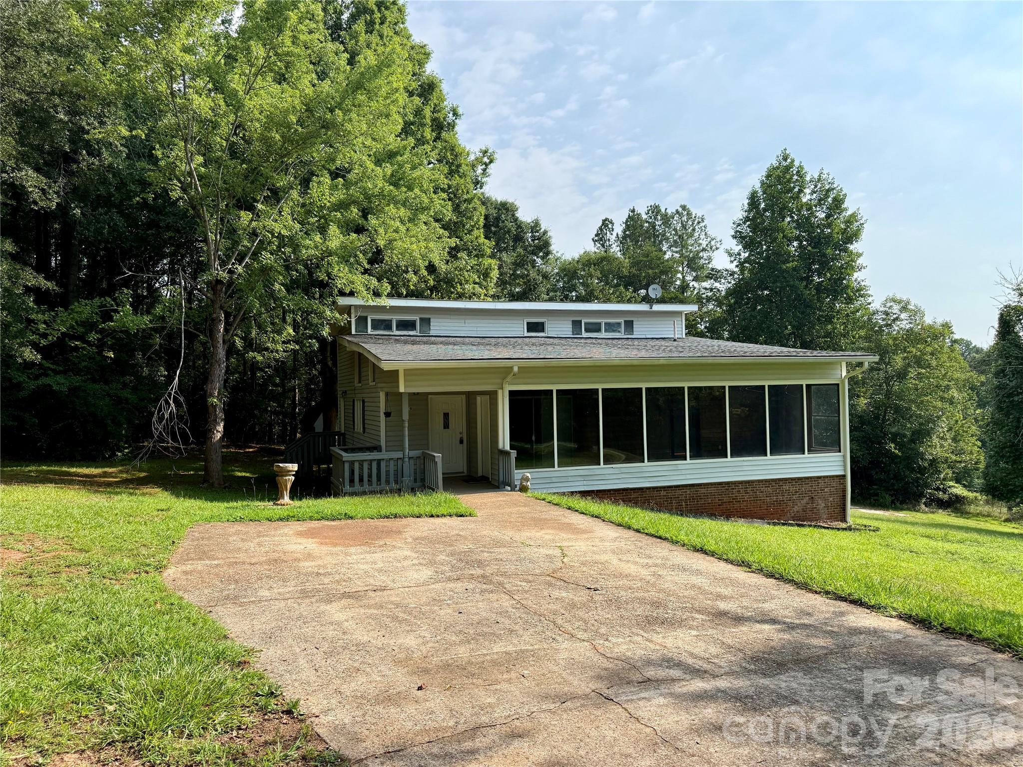 229 Riverhills Drive Property Photo 1