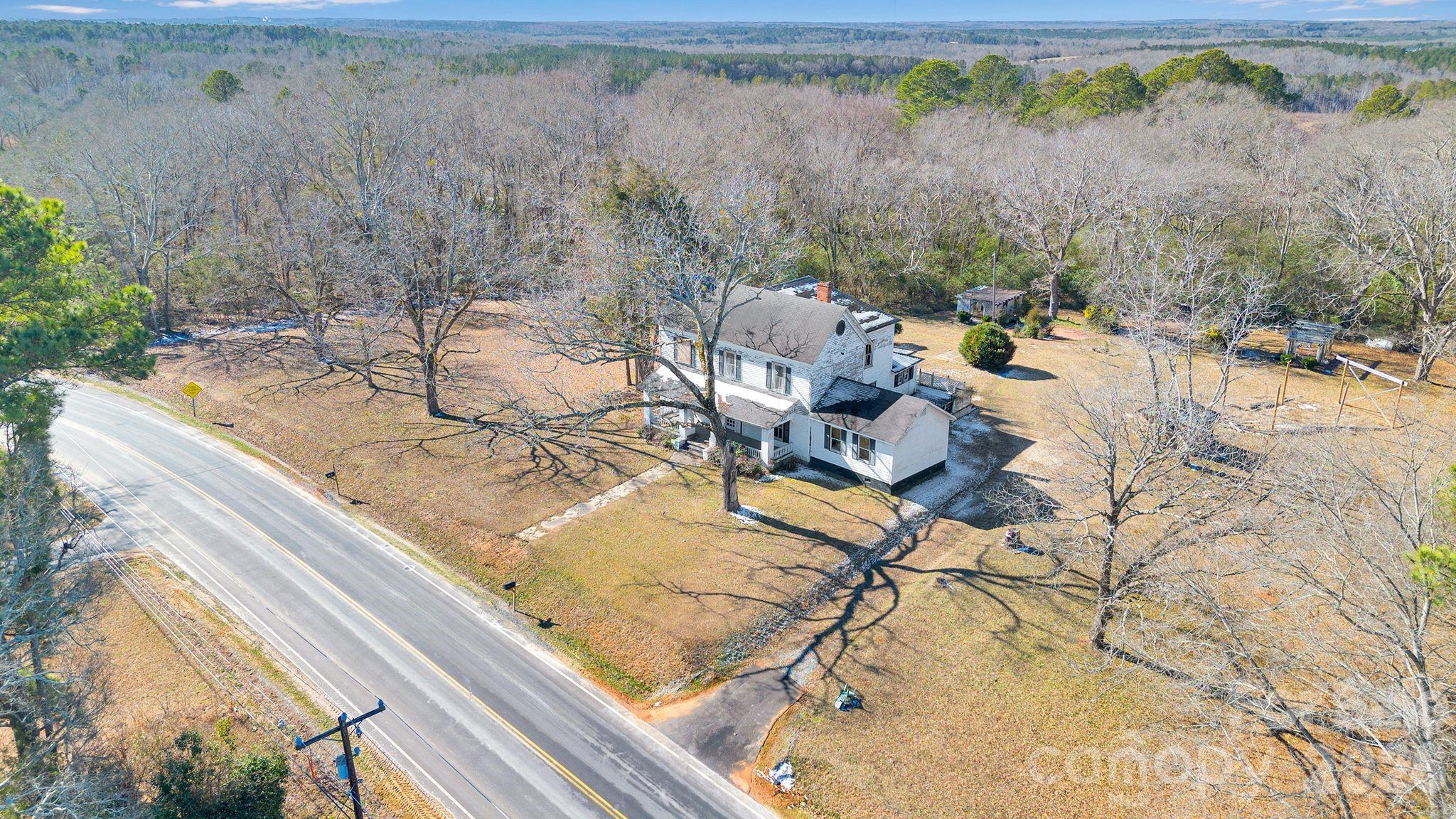 4521 Edgeland Road Property Photo 9