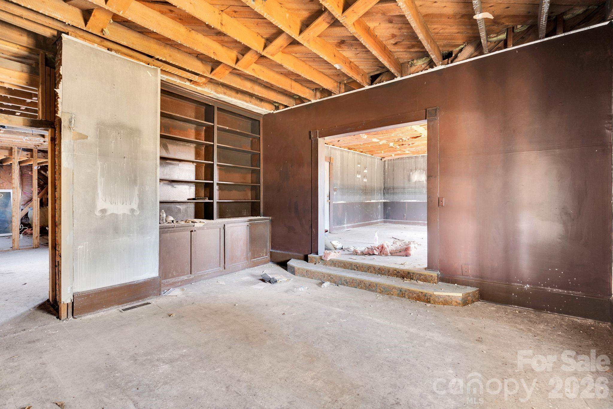 4521 Edgeland Road Property Photo 19