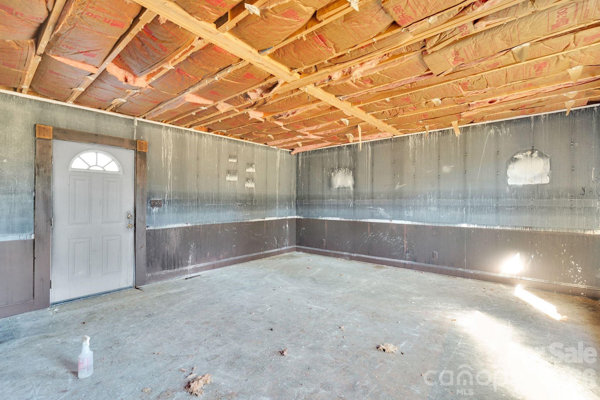 4521 Edgeland Road Property Photo 22
