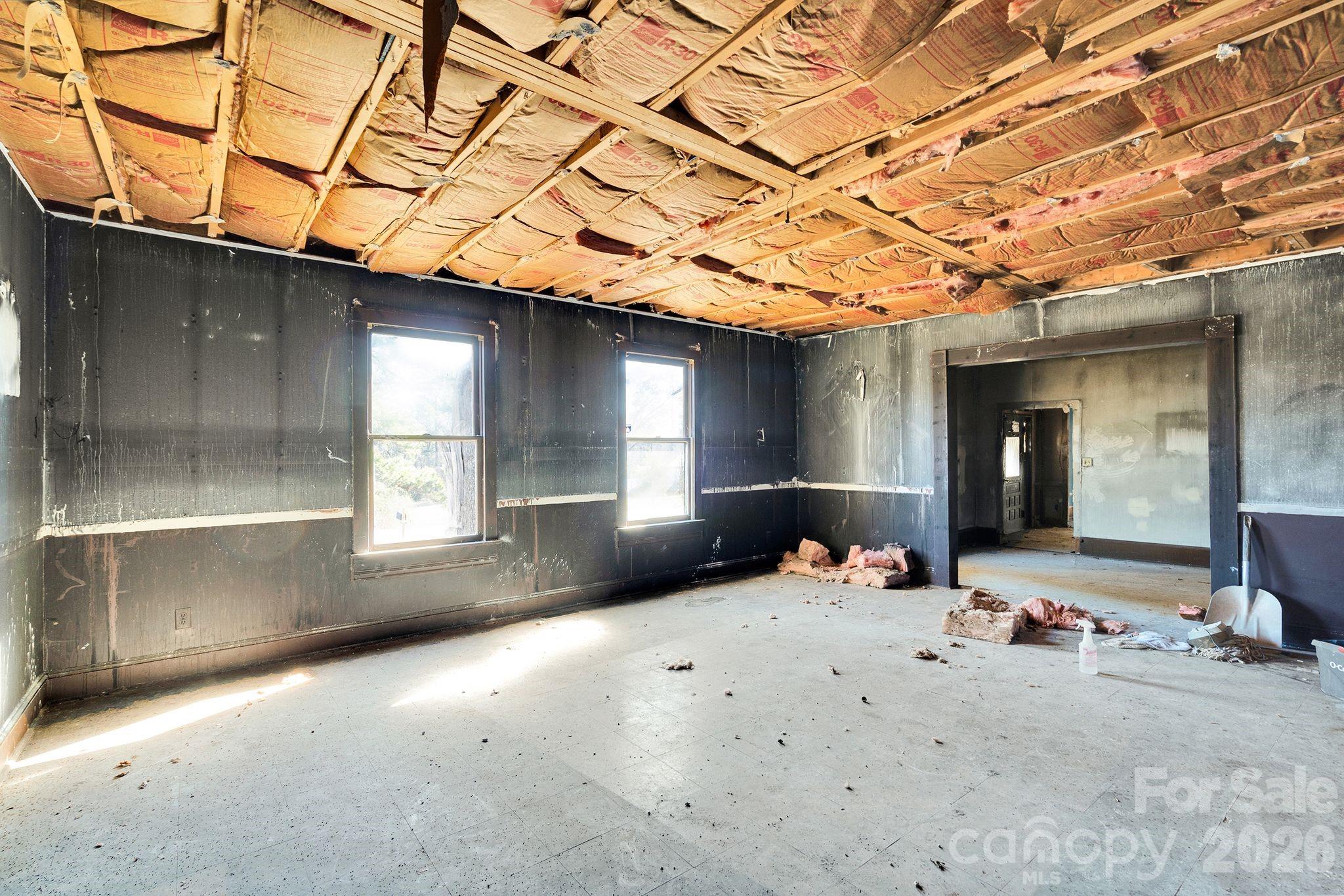 4521 Edgeland Road Property Photo 23