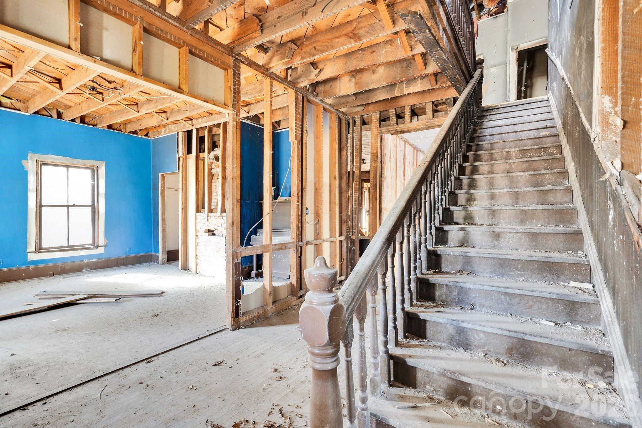 4521 Edgeland Road Property Photo 26