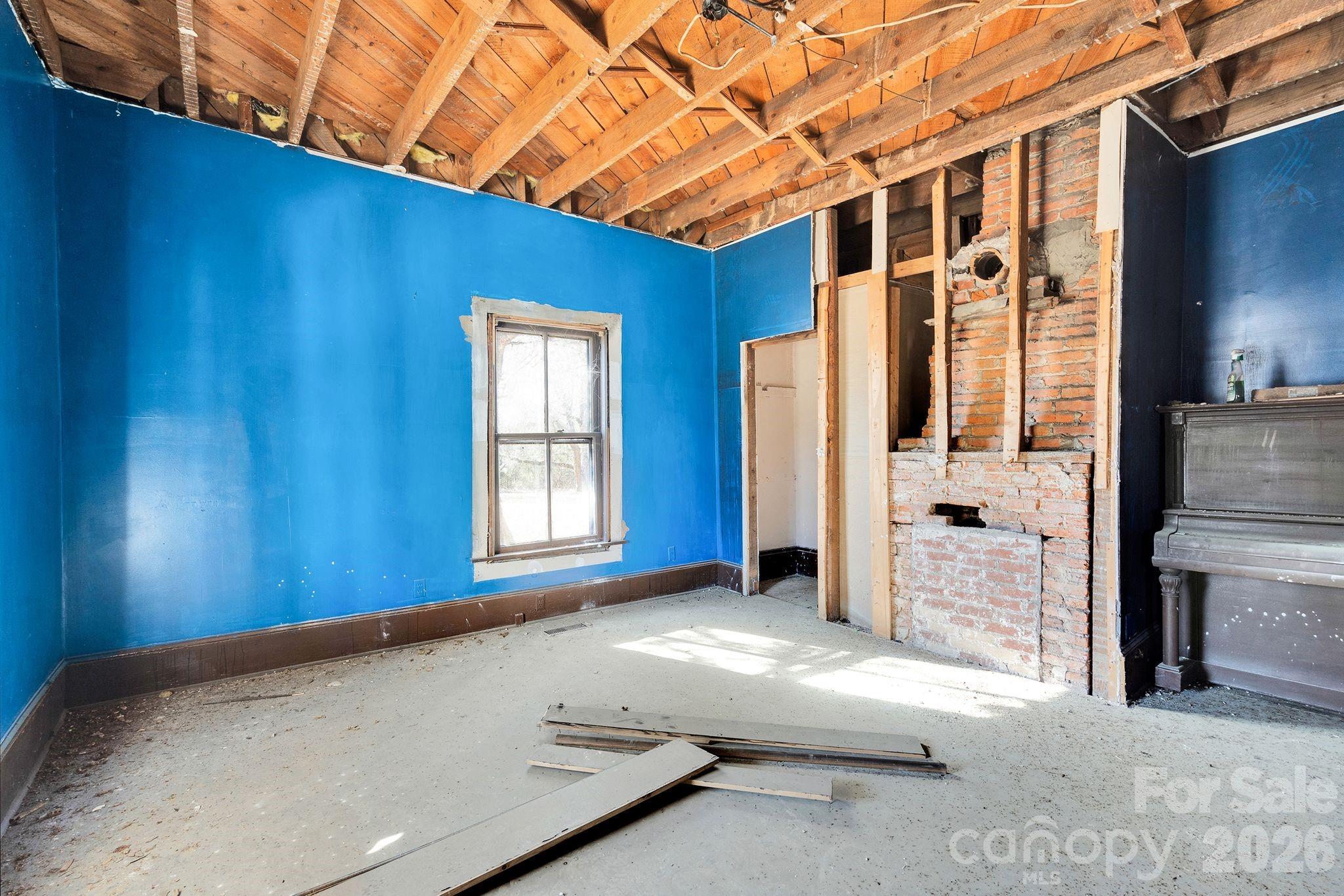 4521 Edgeland Road Property Photo 27
