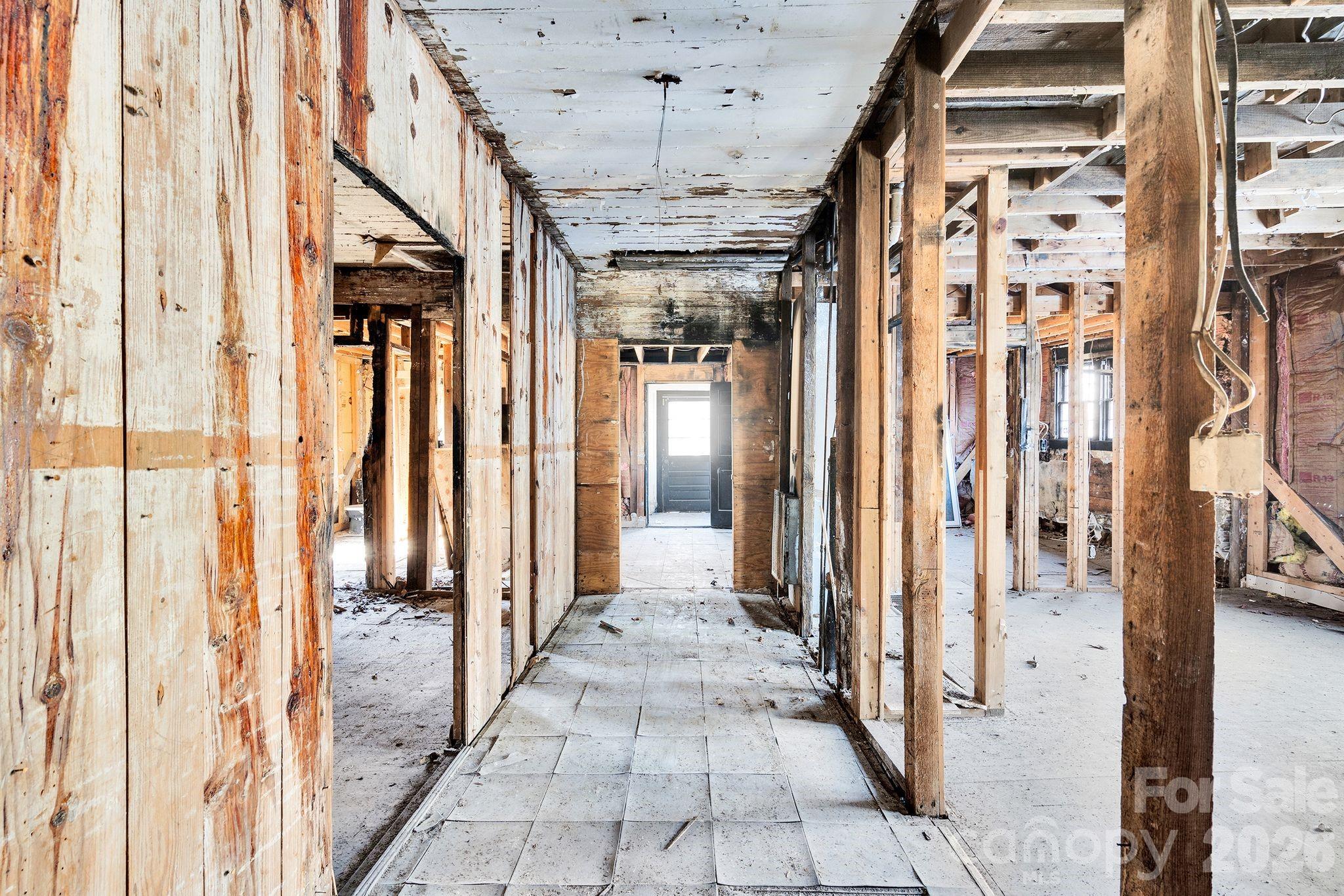 4521 Edgeland Road Property Photo 30