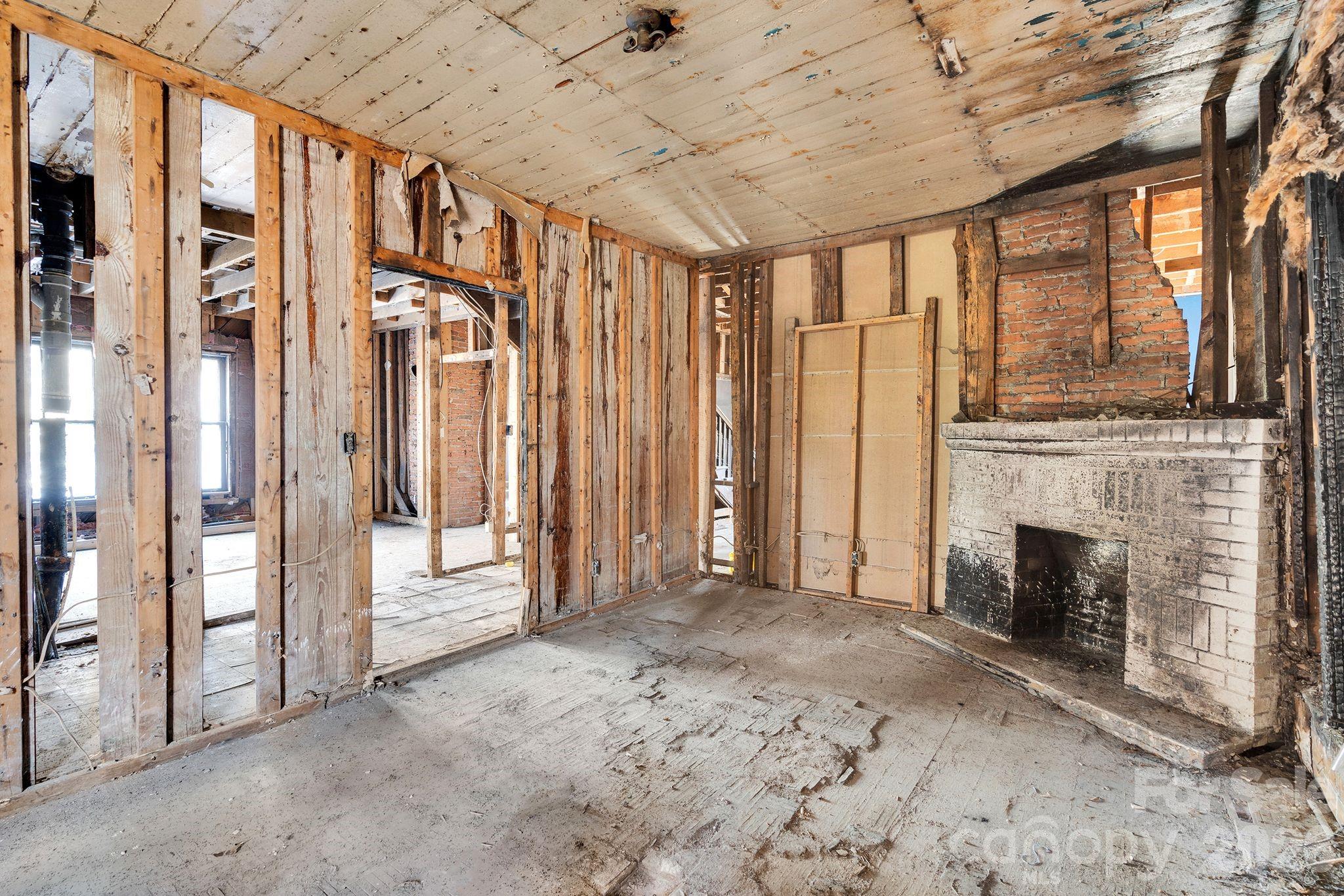 4521 Edgeland Road Property Photo 32