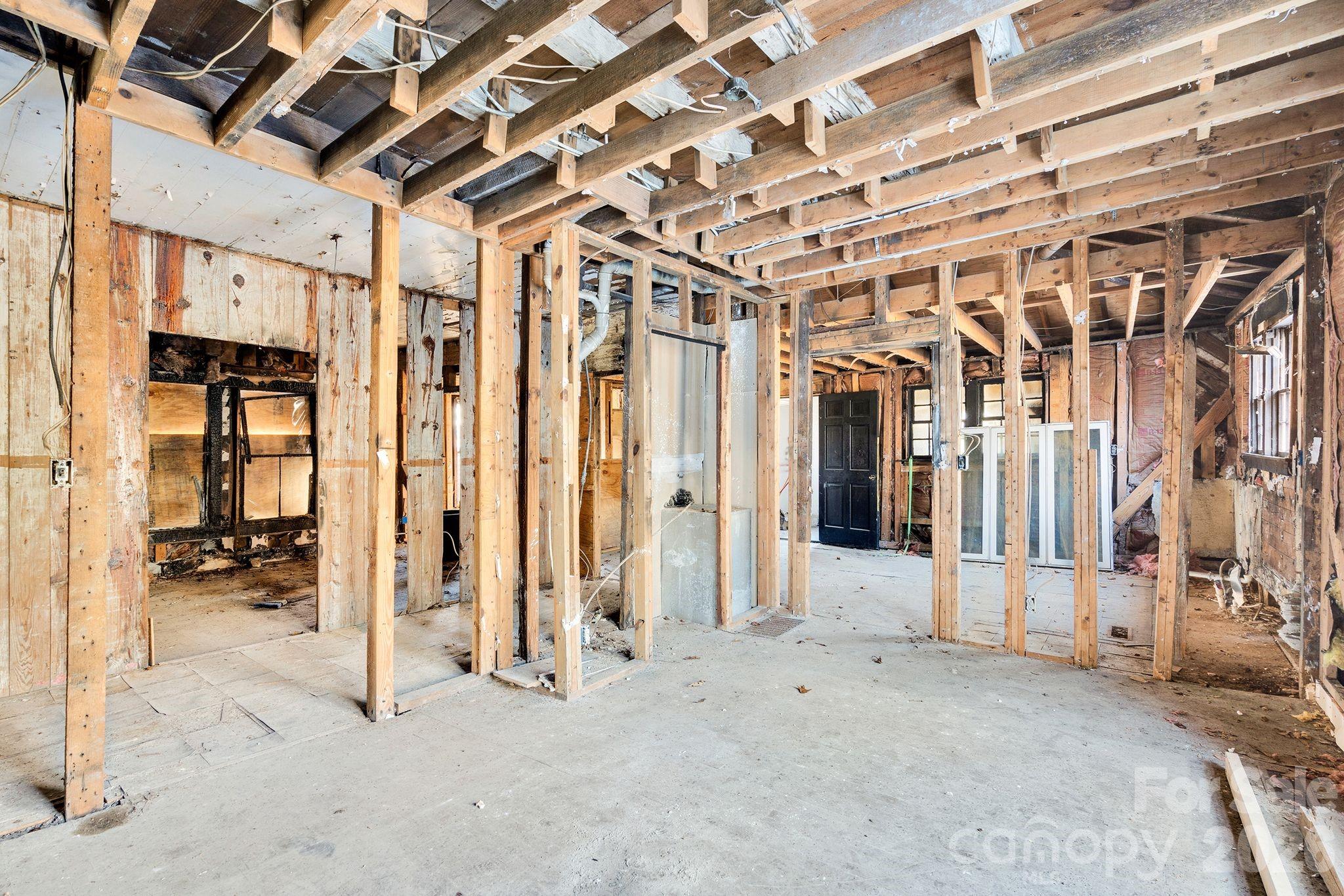 4521 Edgeland Road Property Photo 35