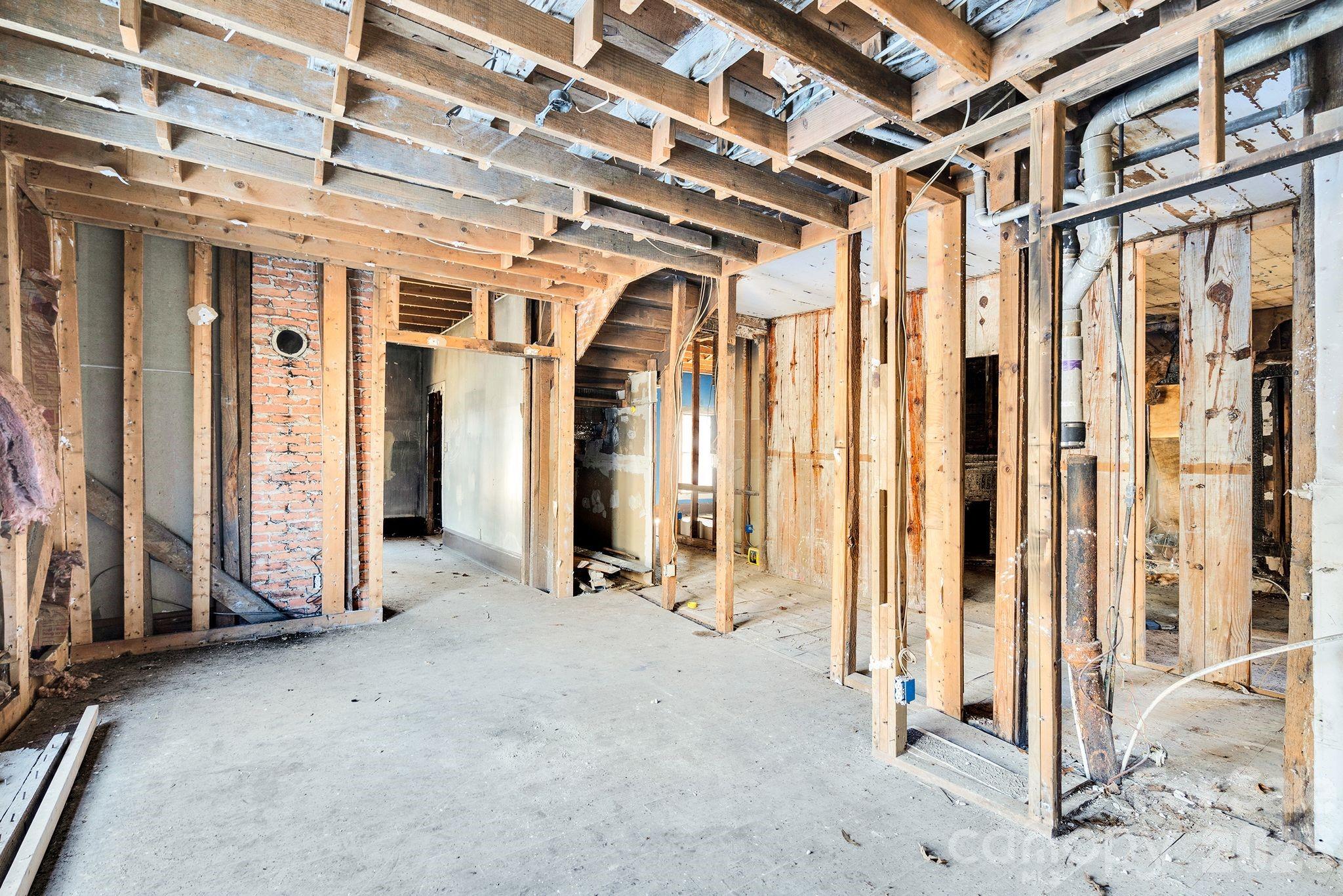 4521 Edgeland Road Property Photo 36
