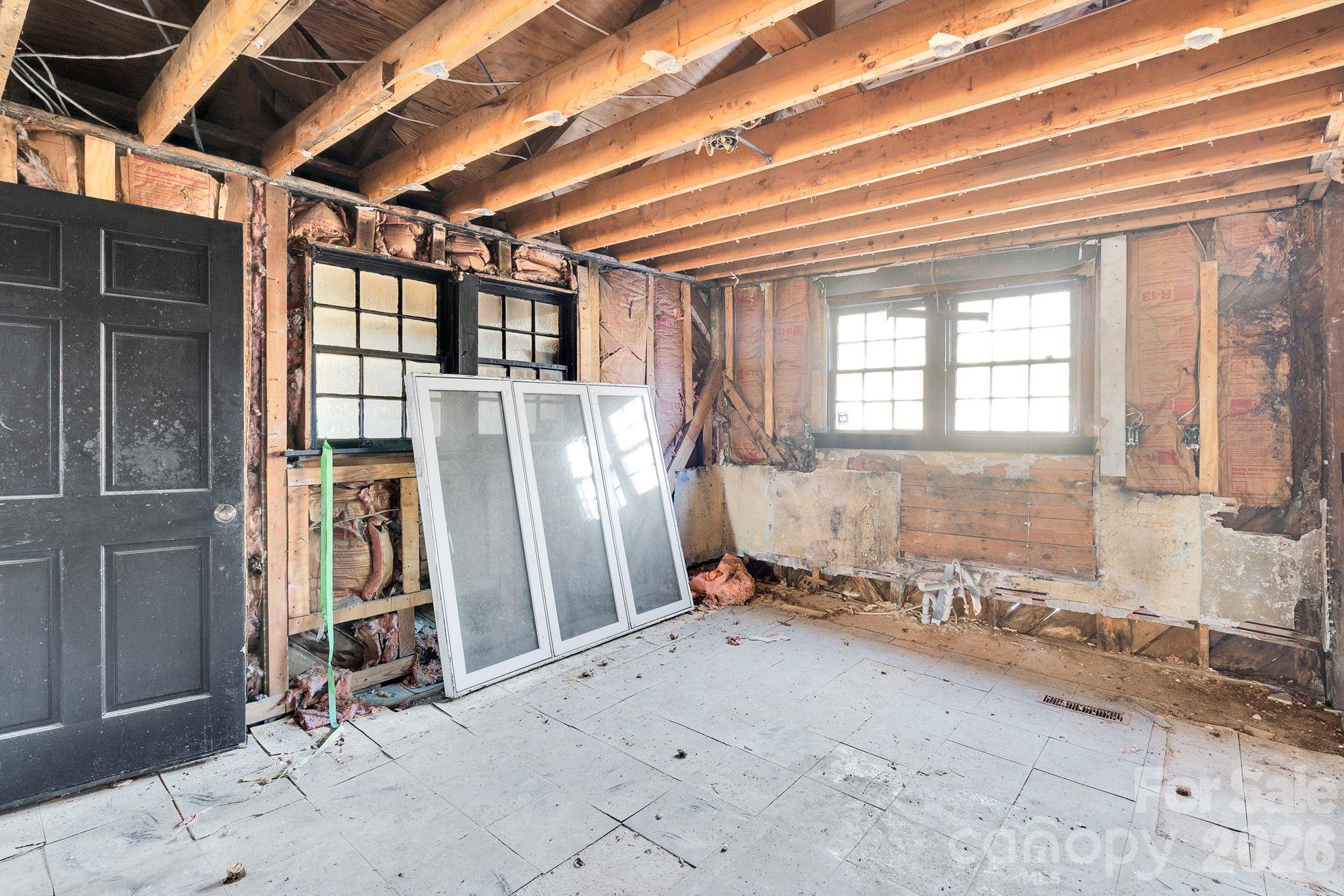 4521 Edgeland Road Property Photo 37