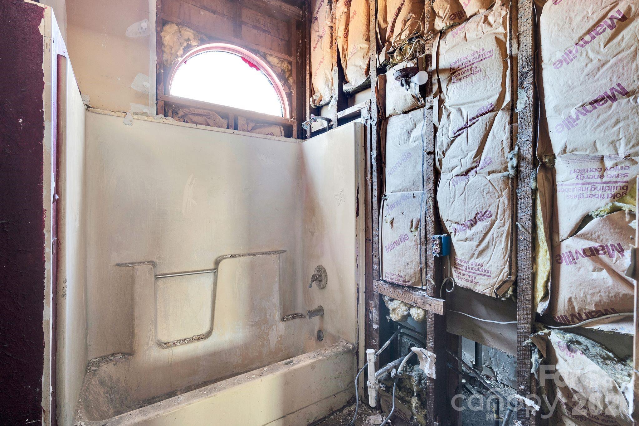 4521 Edgeland Road Property Photo 47