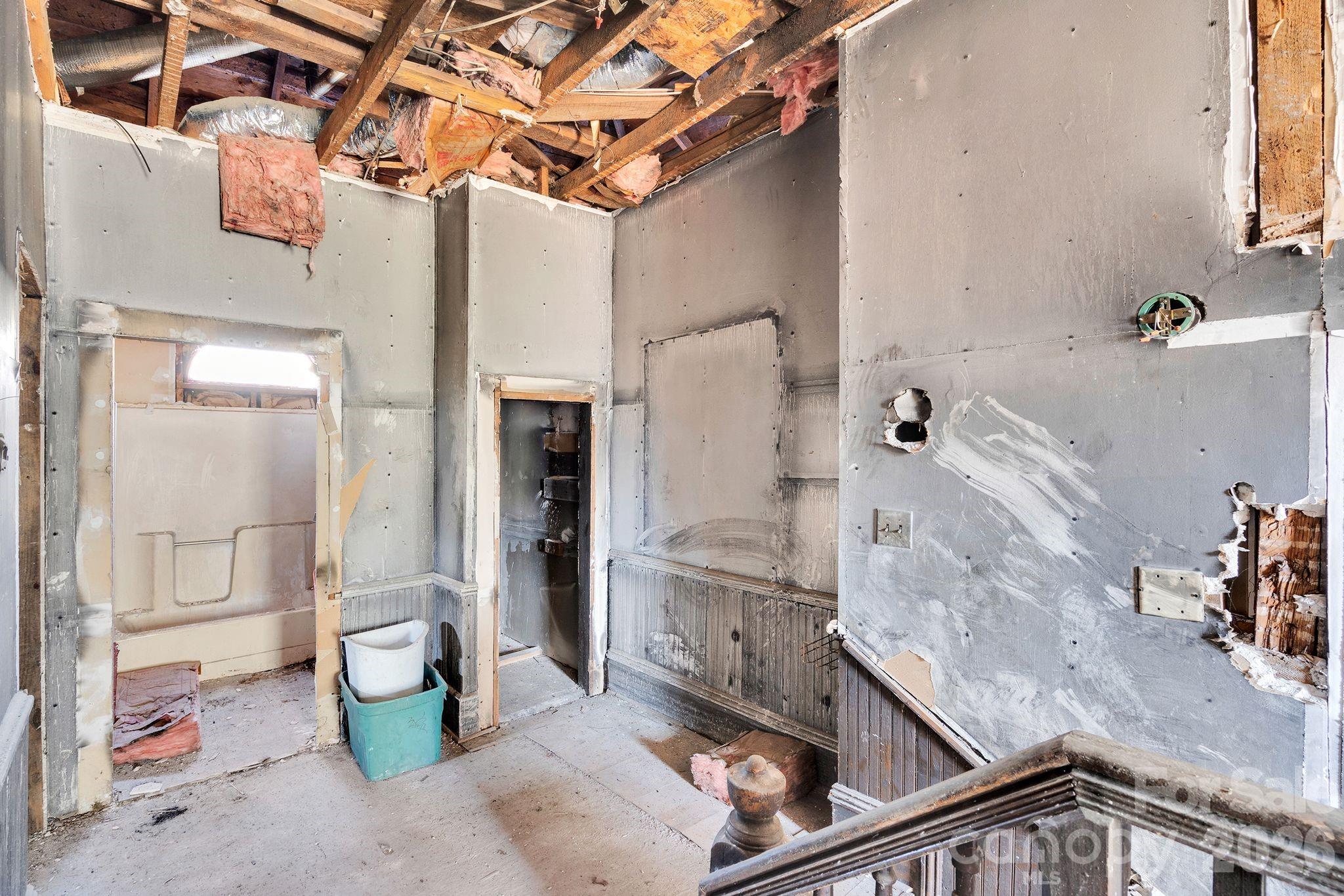 4521 Edgeland Road Property Photo 48