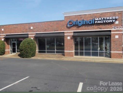 2410 W Roosevelt Boulevard Property Photo 1