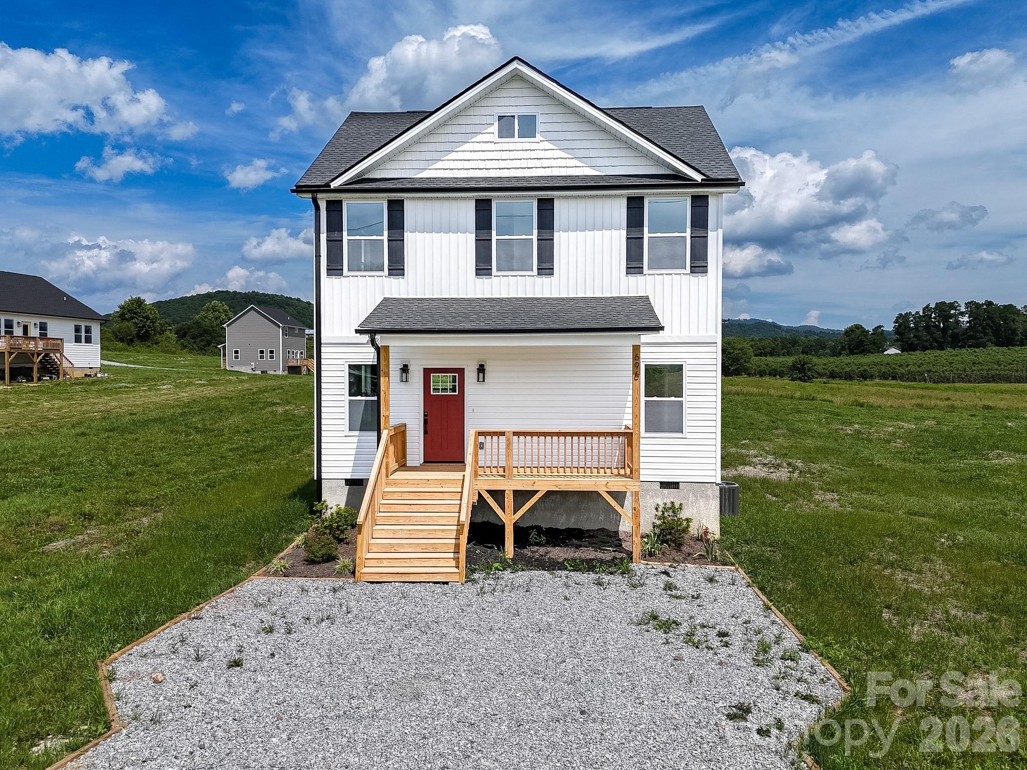 696 Beehive Road Property Photo 2