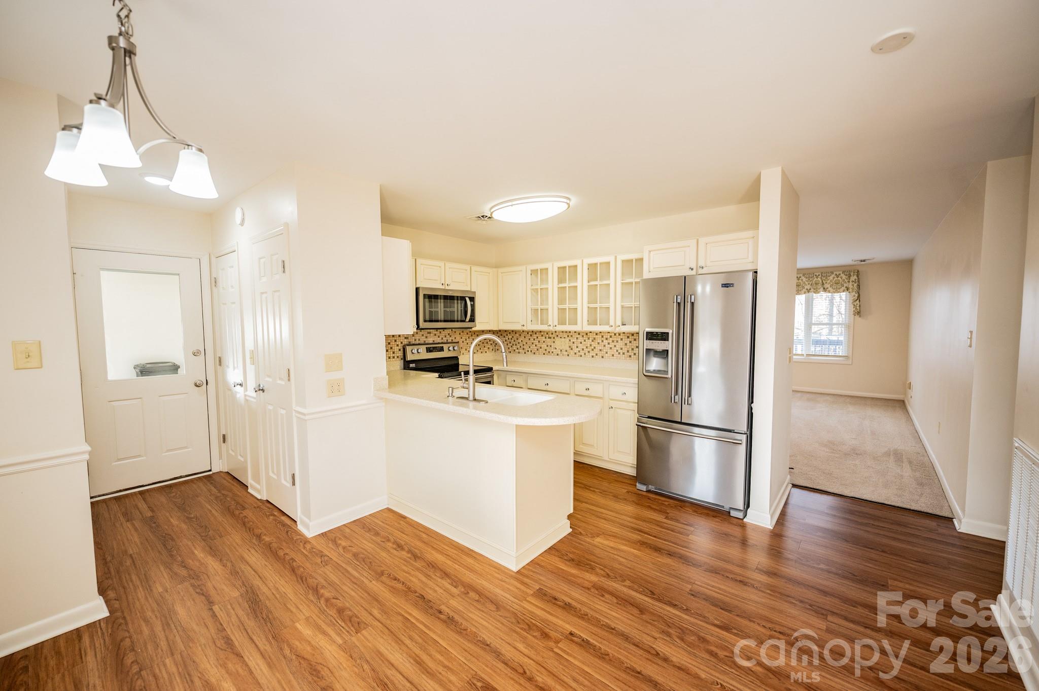 250 Eastwood Village Drive Property Photo 3