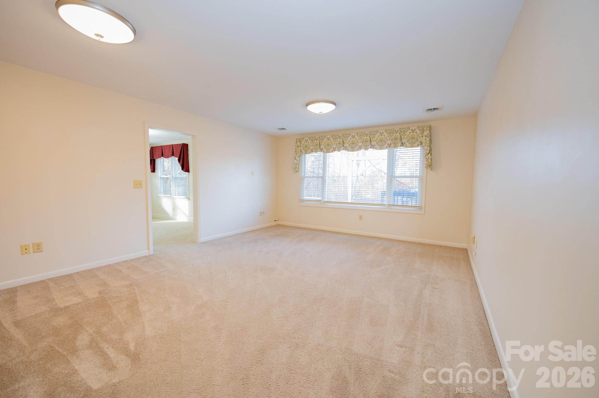 250 Eastwood Village Drive Property Photo 5
