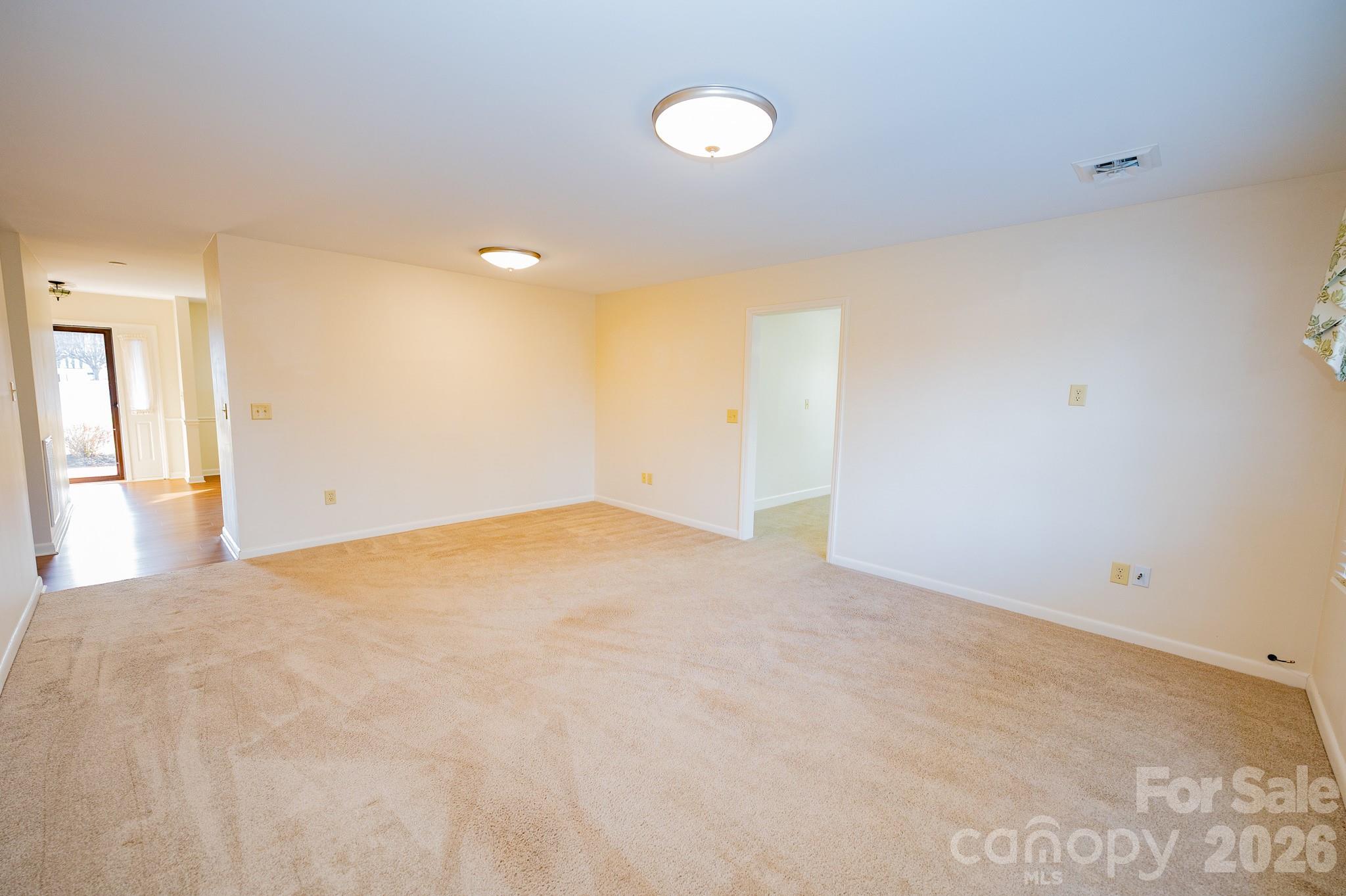250 Eastwood Village Drive Property Photo 6