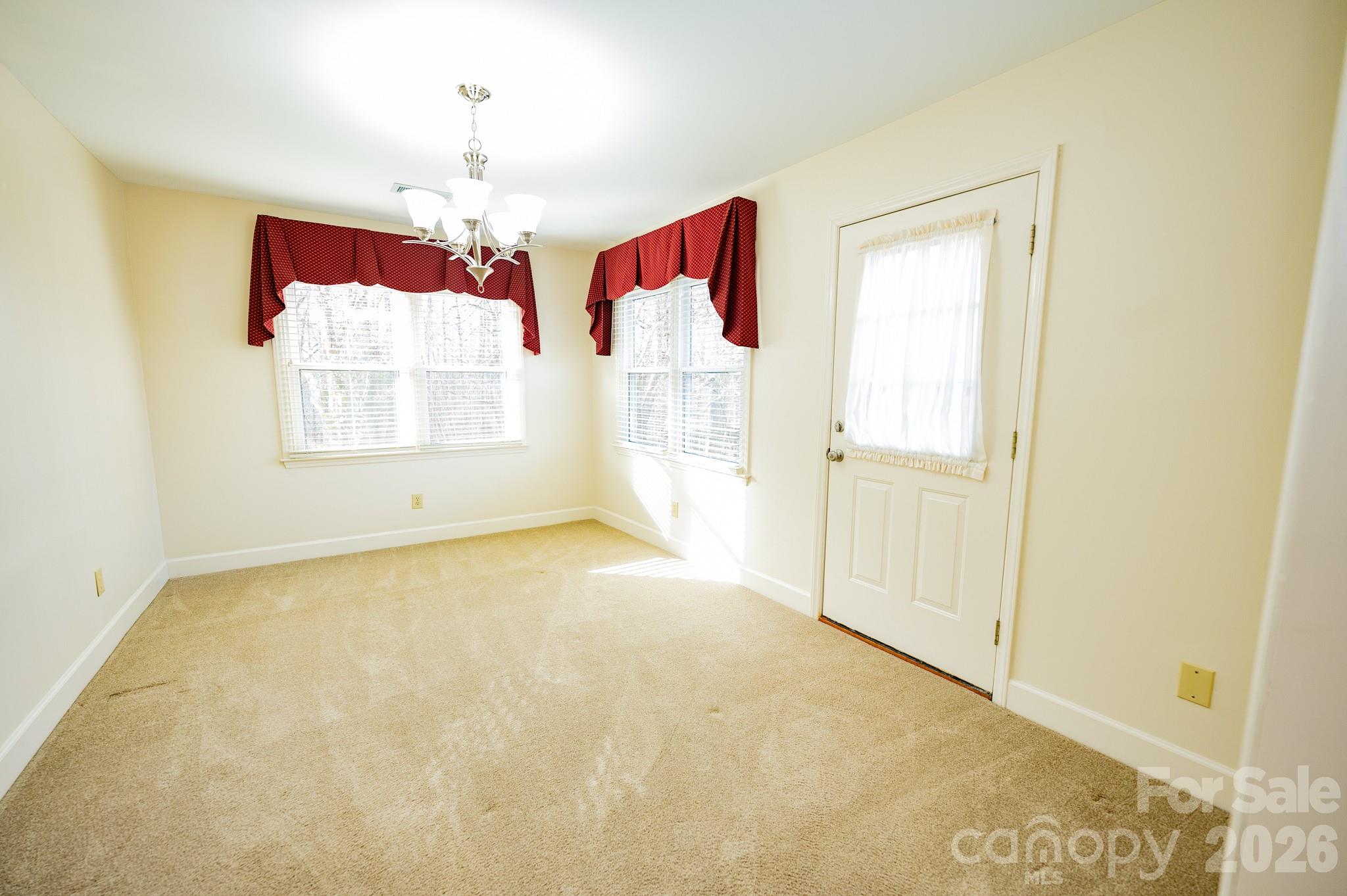 250 Eastwood Village Drive Property Photo 8