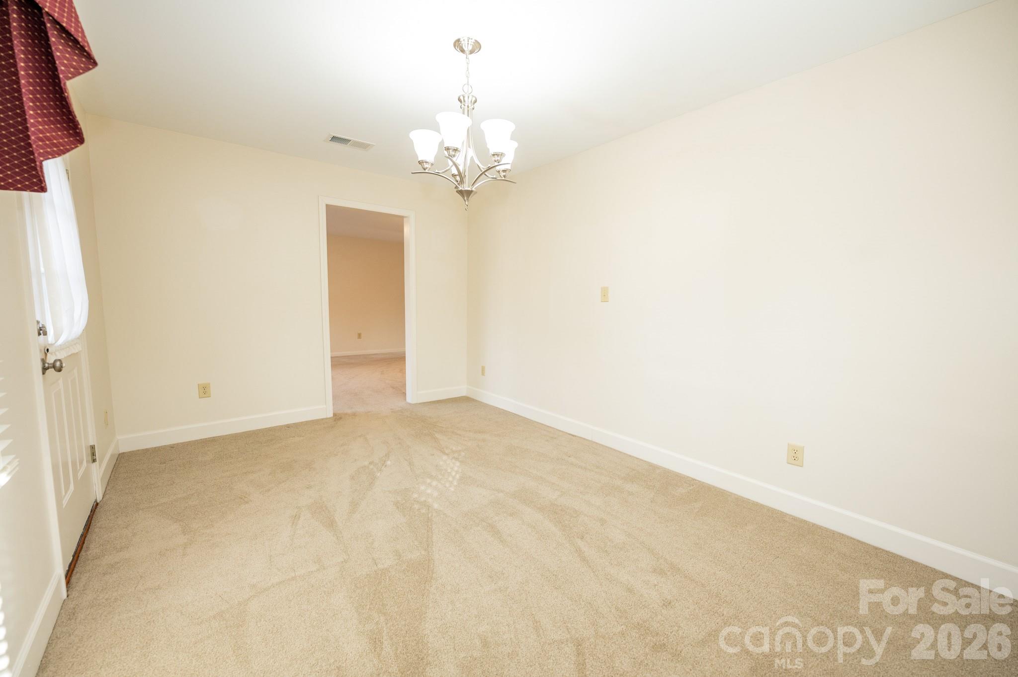 250 Eastwood Village Drive Property Photo 9