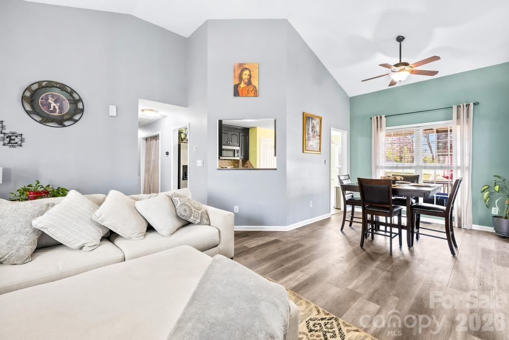 105 Laura Court Property Photo 11
