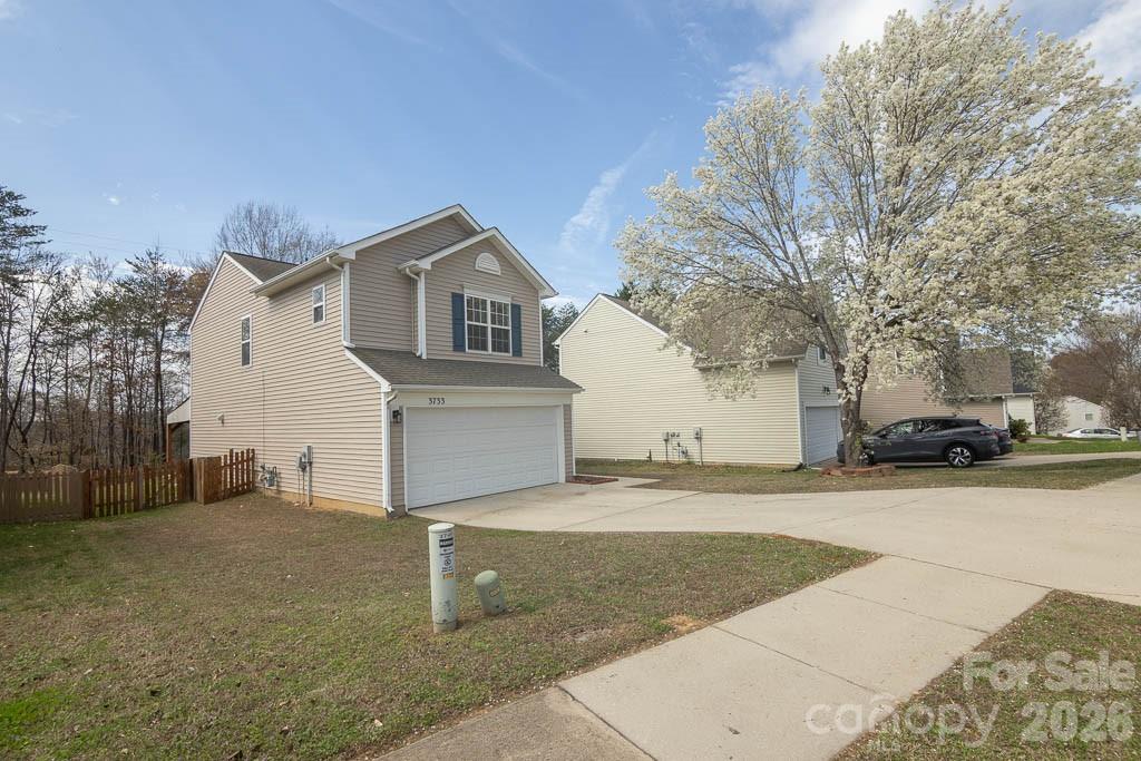 3733 Catawba Creek Drive Property Photo 3