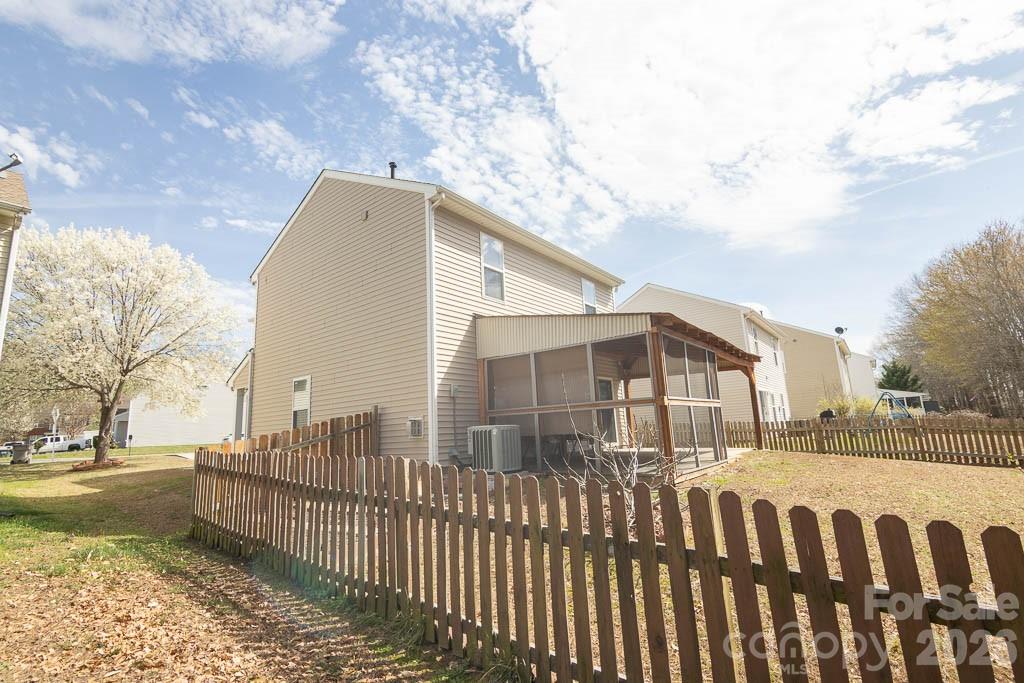 3733 Catawba Creek Drive Property Photo 6