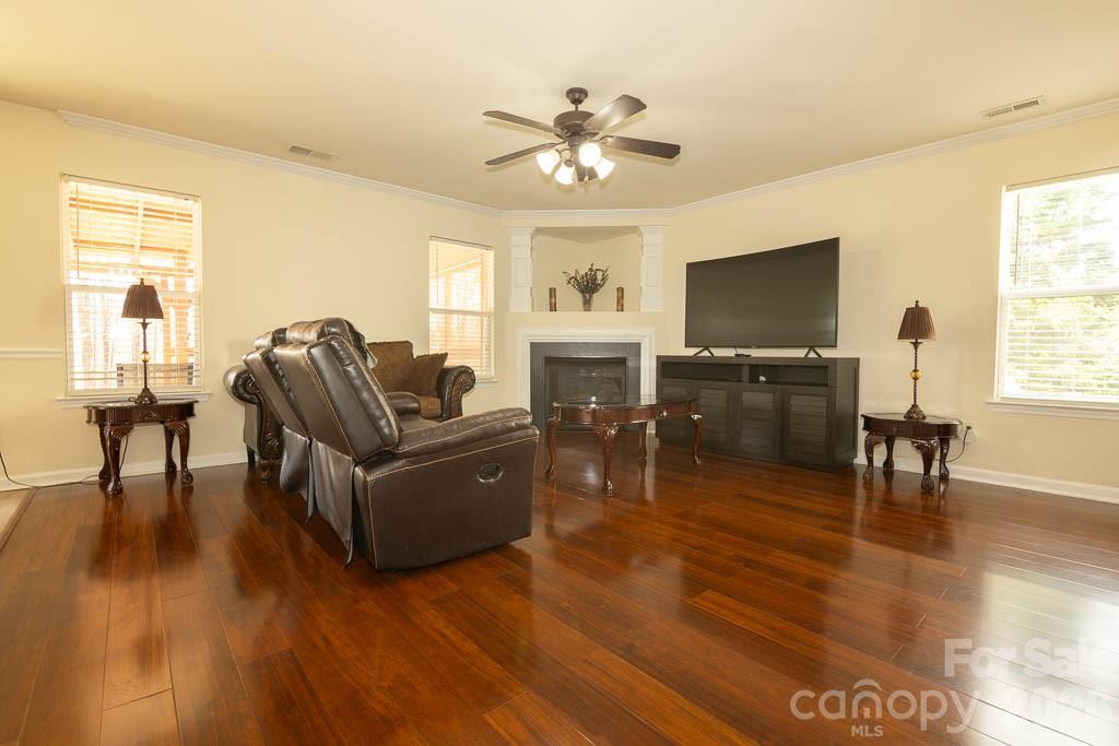 3733 Catawba Creek Drive Property Photo 11