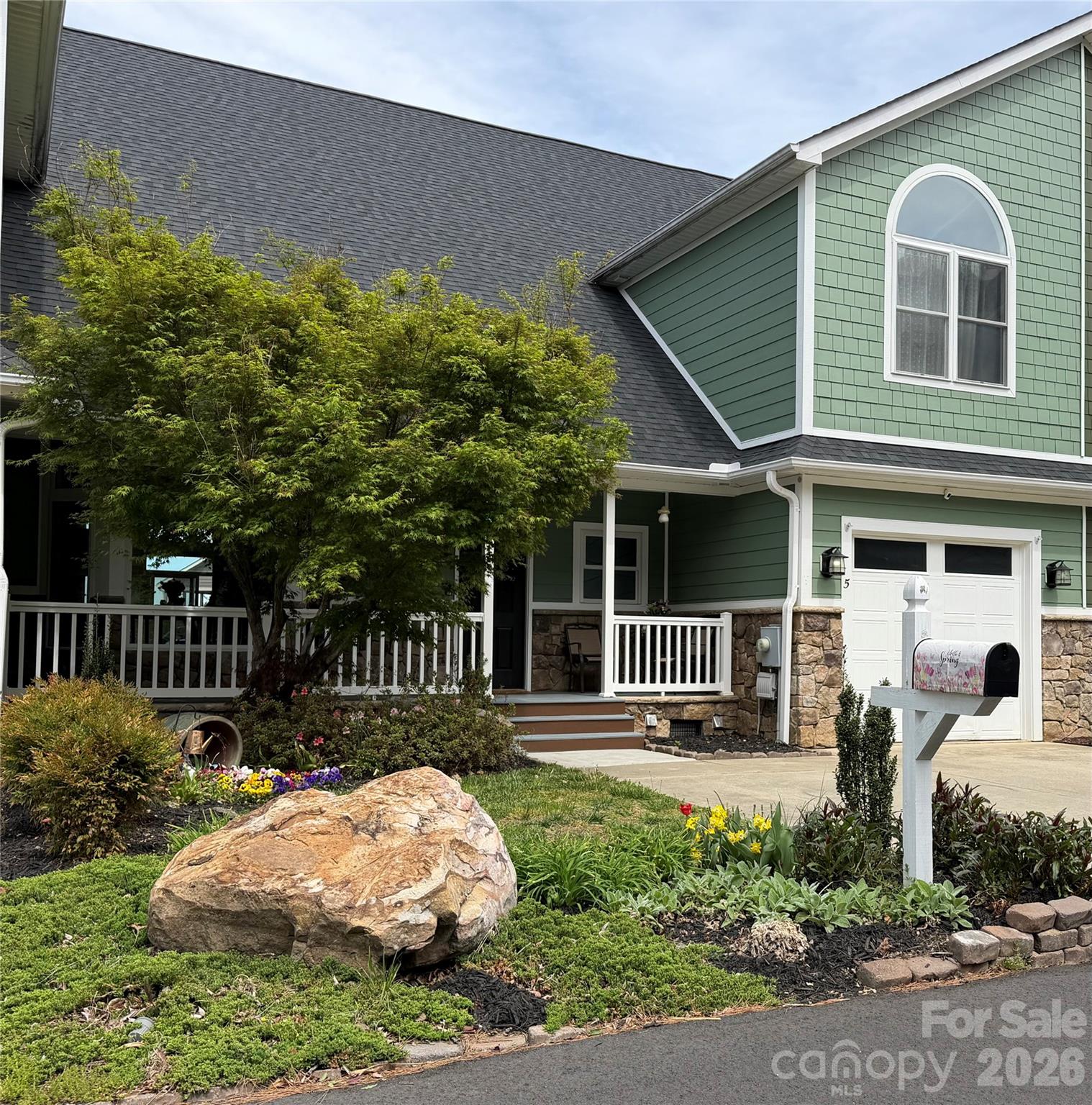 5 Gemini Heights Property Photo 1