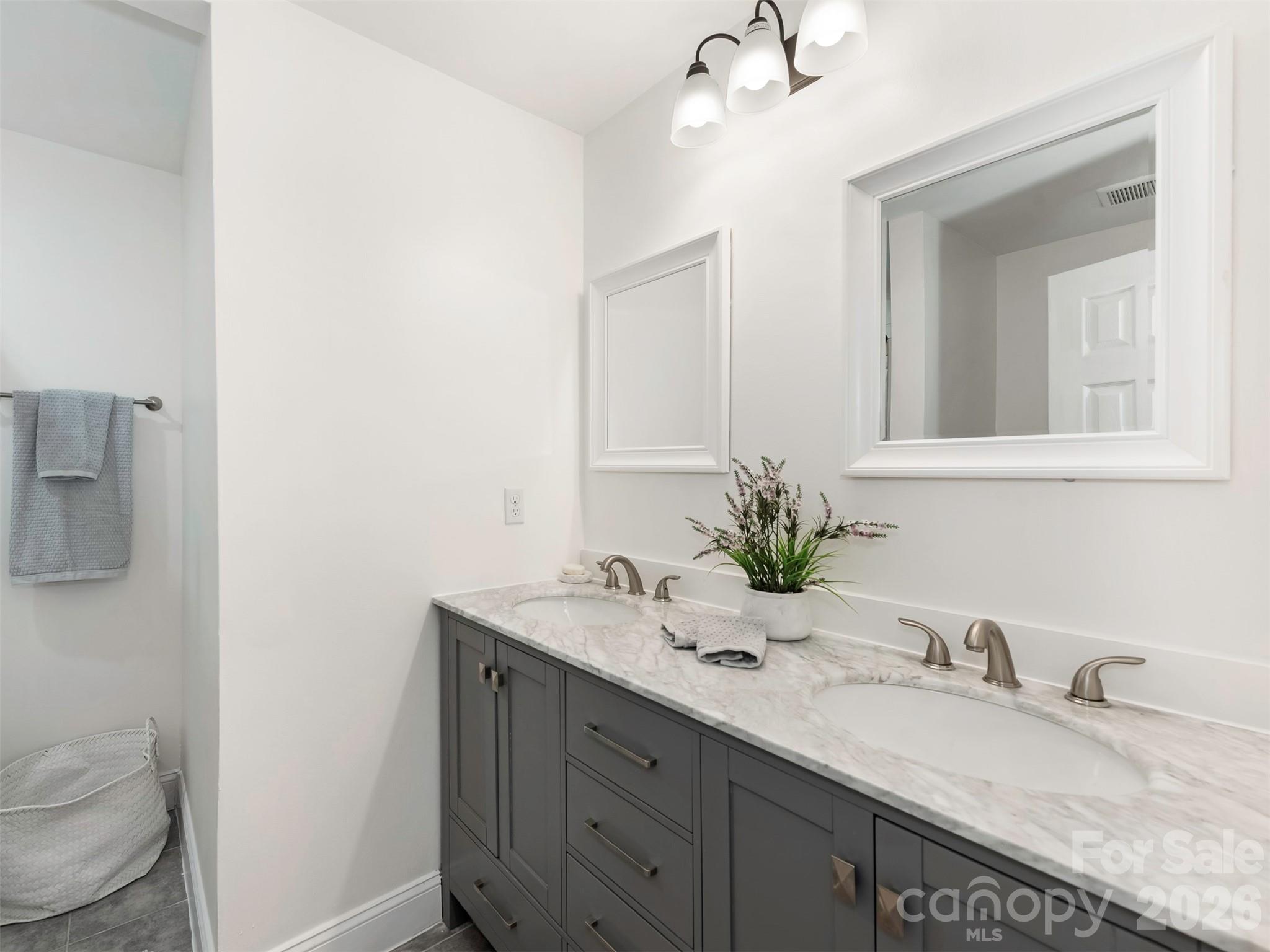 4014 Fieldcrest Road Property Photo 14